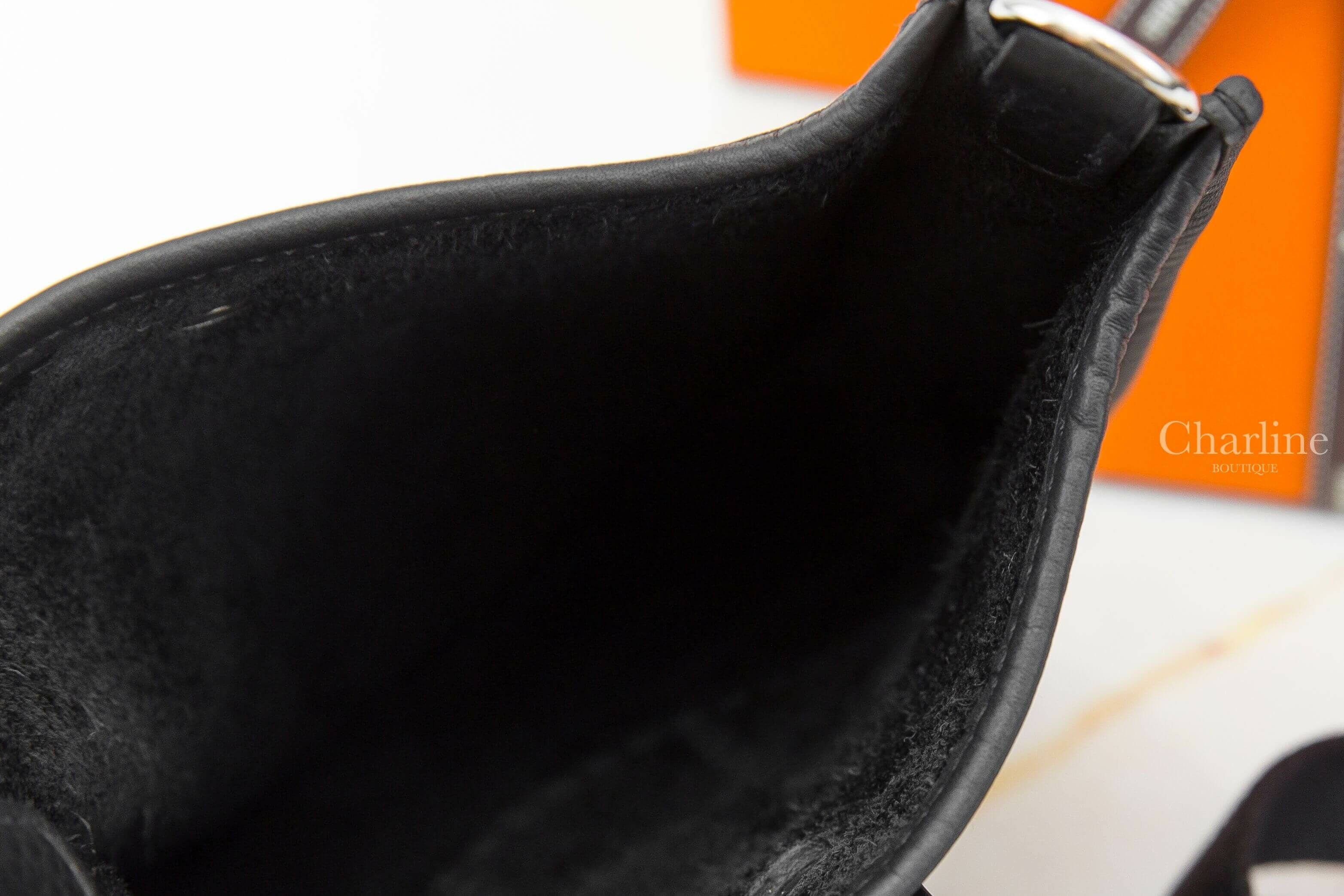 Hermès Evelyne TPM 16cm 89 Noir Taurillon Clemence 黑色銀釦二代簍空洞洞肩背包-Charline Boutique 精品代購