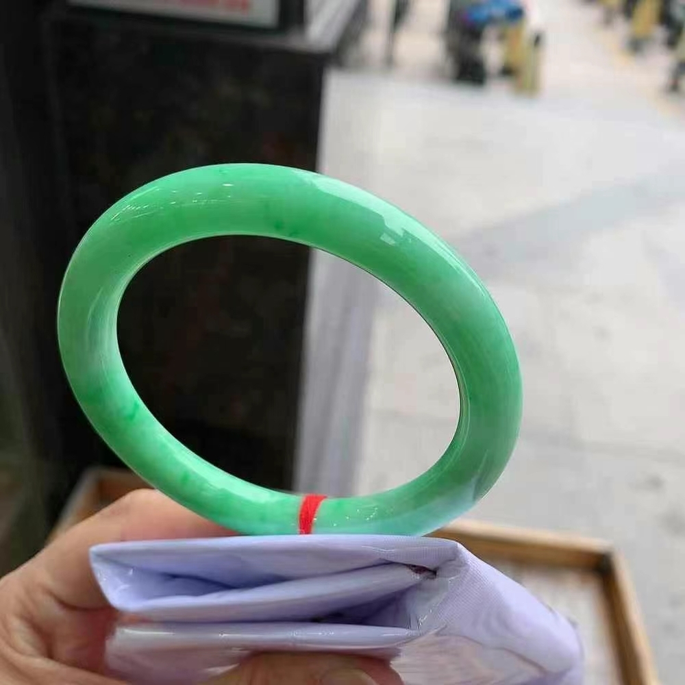 2185660 57.8mm陽綠翡翠圓條手鐲 (56-58)