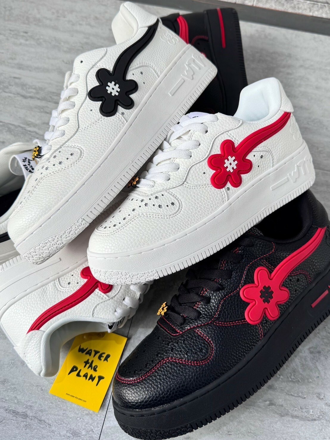 WATER THE PLANT 新款 高質感皮革 立體Logo小花鞋 WTP