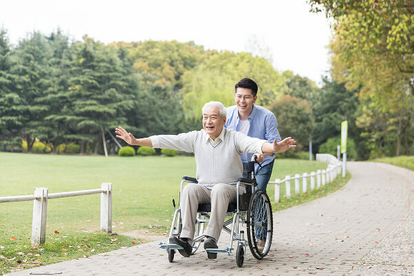 全台適合行動不便老人旅遊景點不少，輪椅族也不擔心