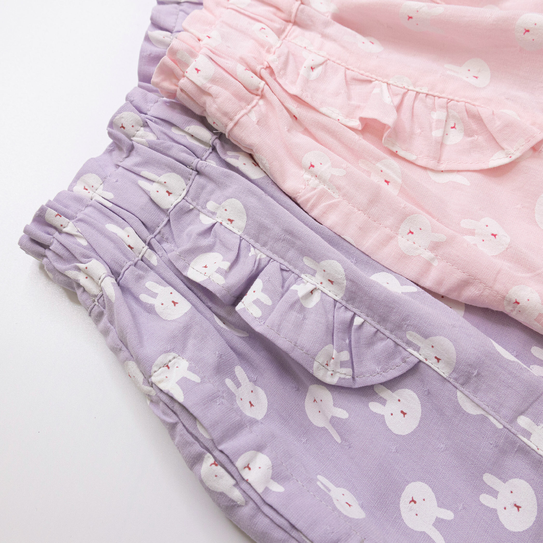 波紳士【22042】滿版小兔子荷葉邊設計短褲＊二色