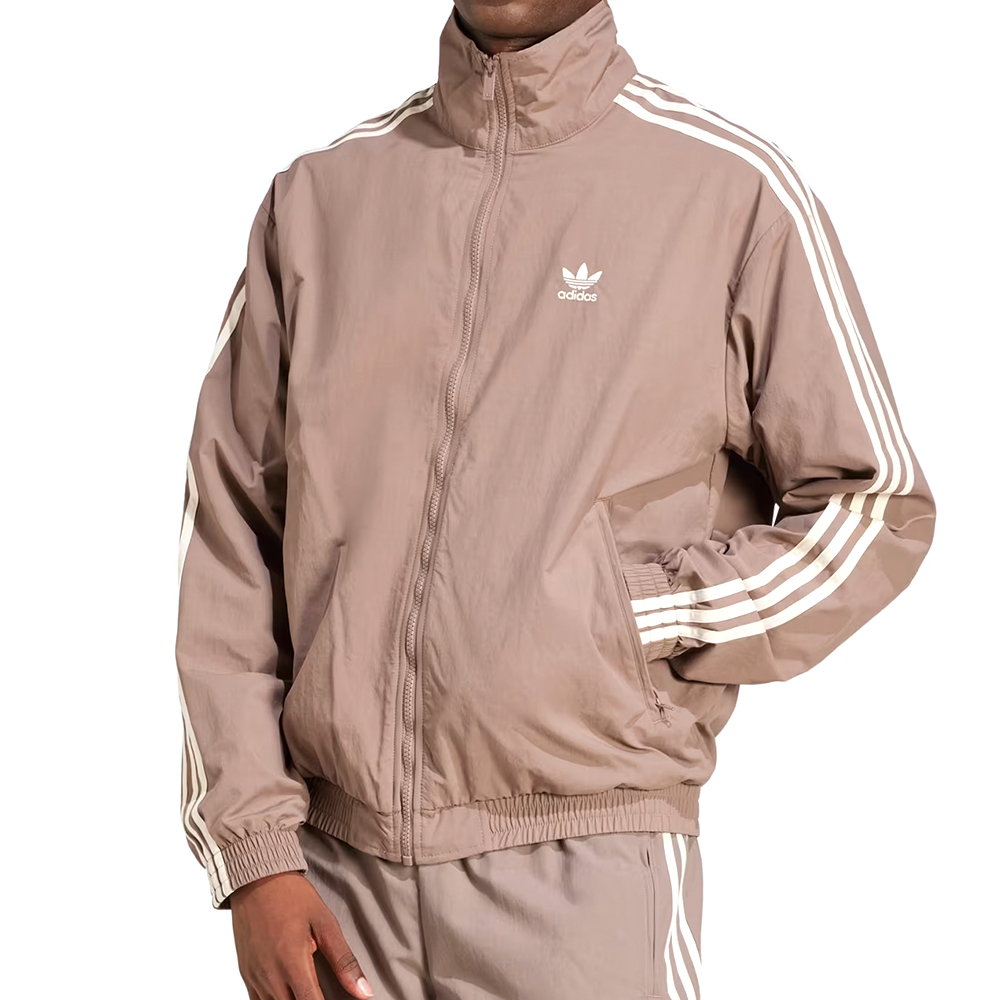 Adidas Firebird TT 男款 奶茶色 運動 休閒 三葉草 風衣 拉鍊 口袋 立領 外套 JP1023