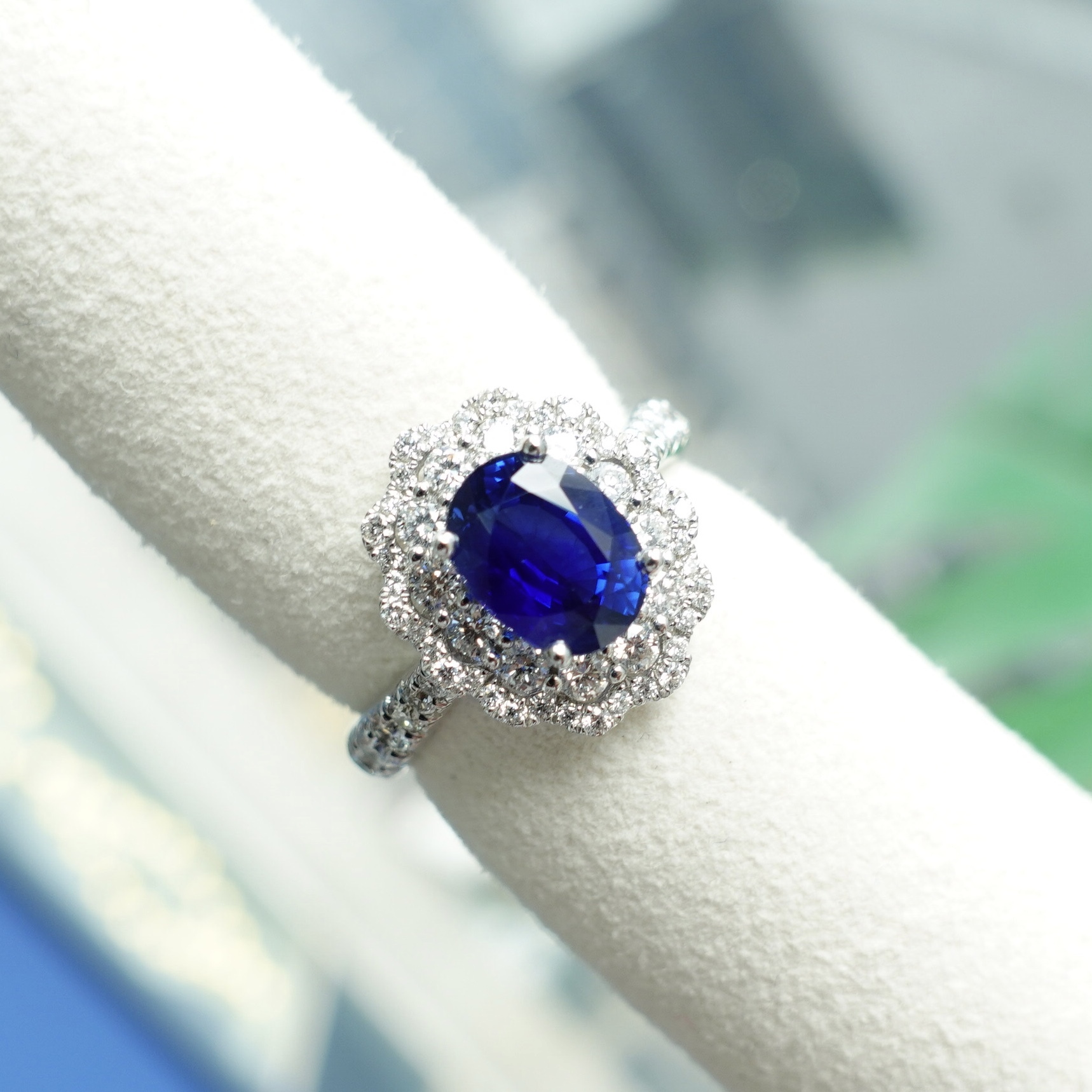 2ct 皇家藍藍寶石18K金鑽石戒指