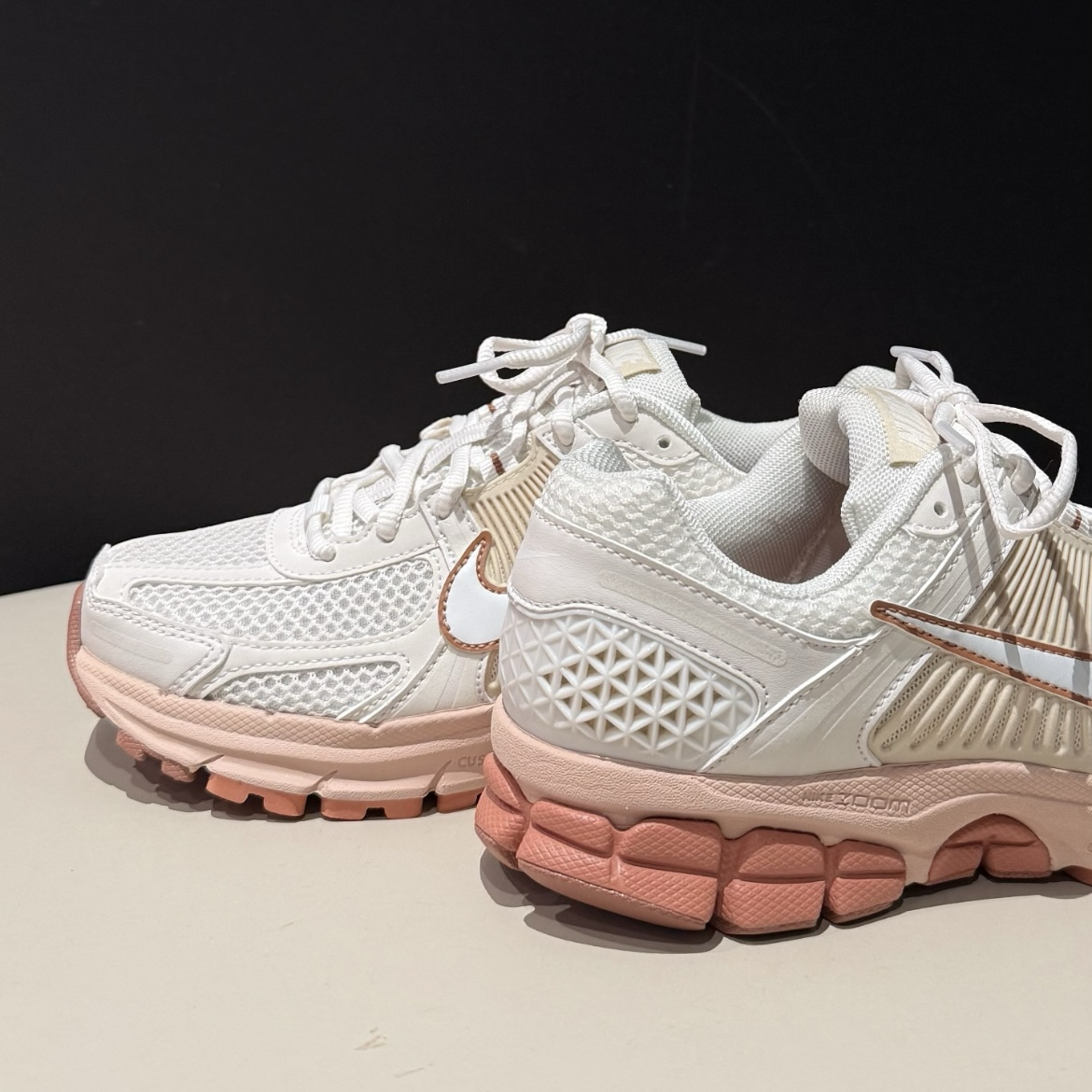 Nike Zoom Vomero 5 珊瑚粉 灰粉 復古 老爹鞋 休閒鞋 女鞋