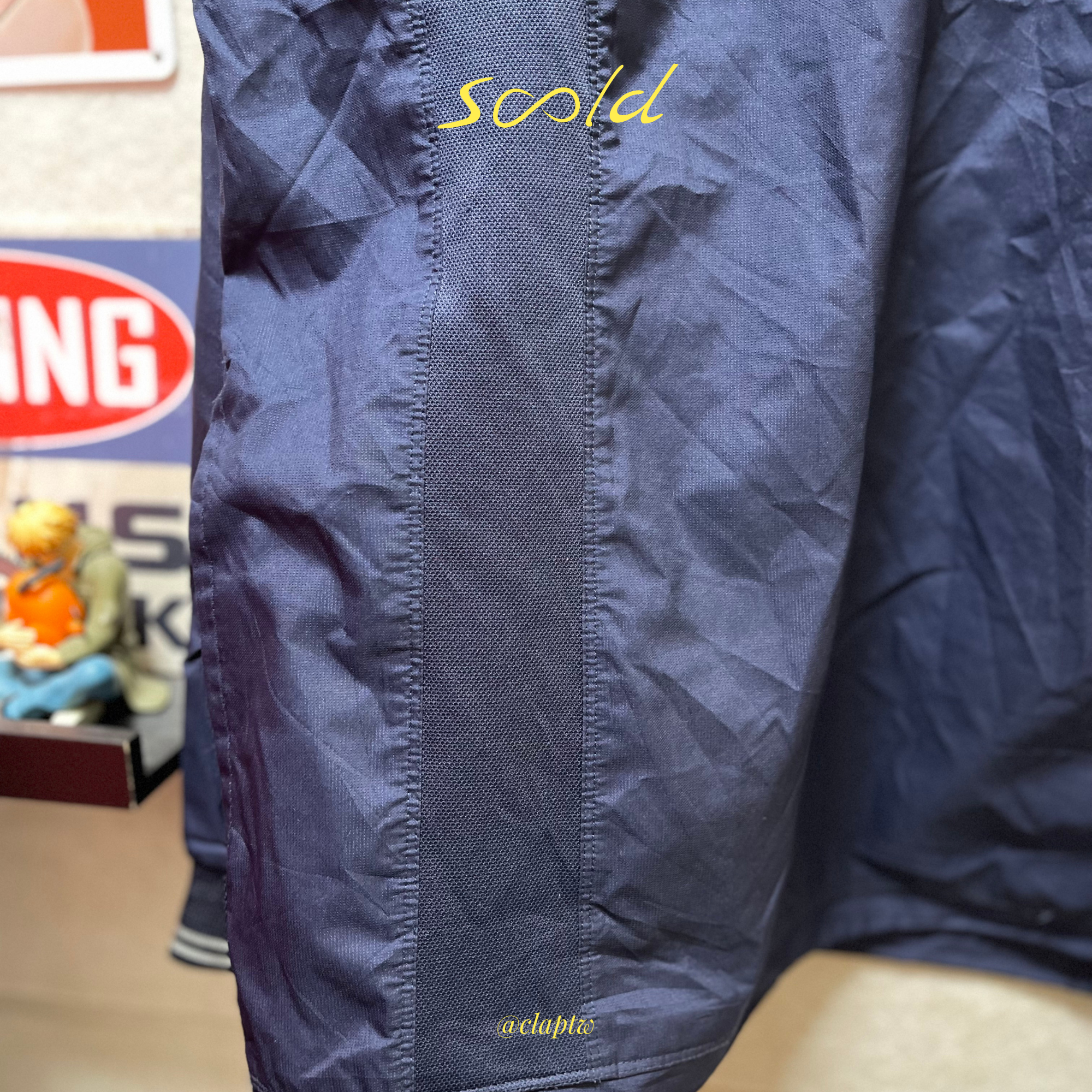 North End V 領防風罩衫