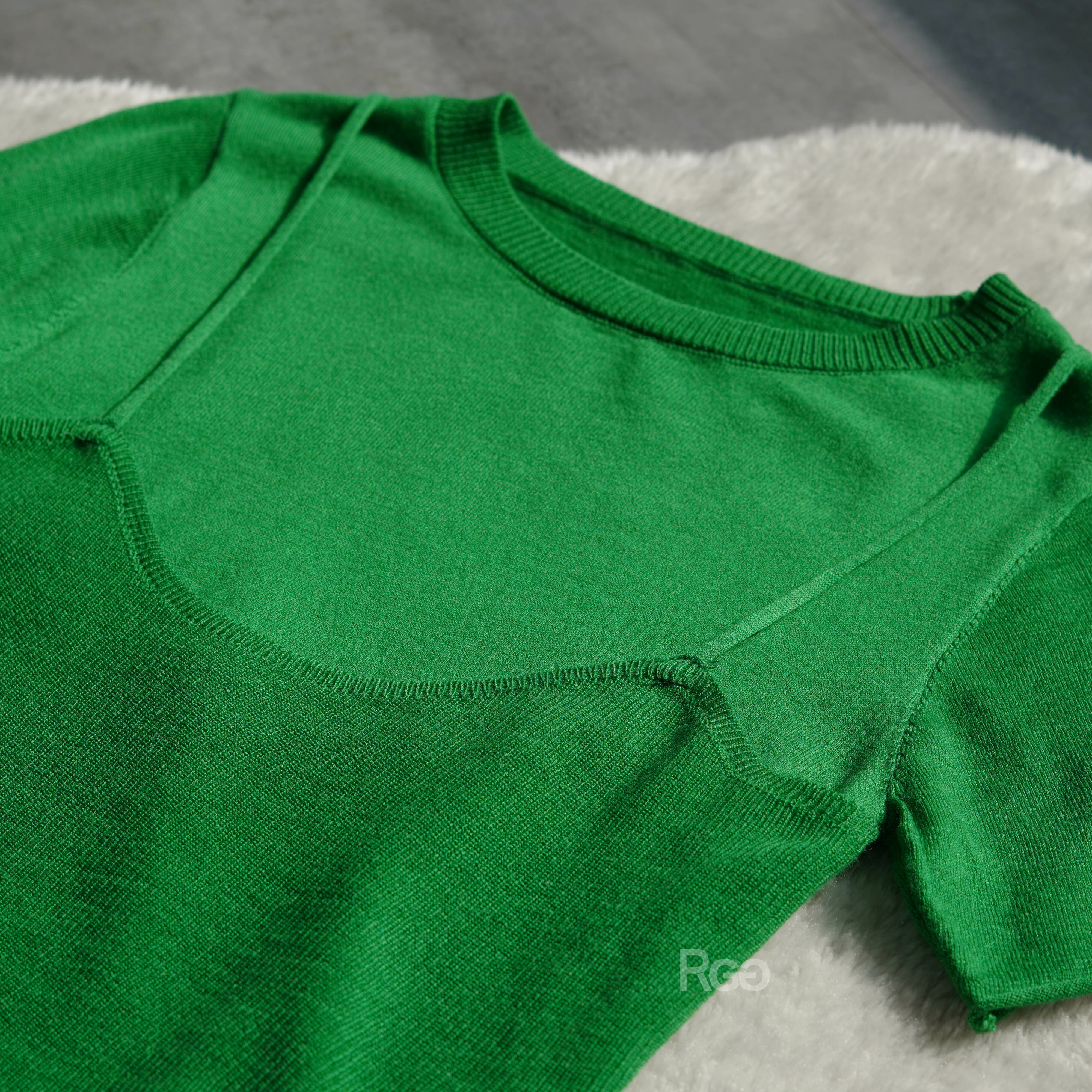 #6023 設計感兩件式針織短T綠色平拍近照