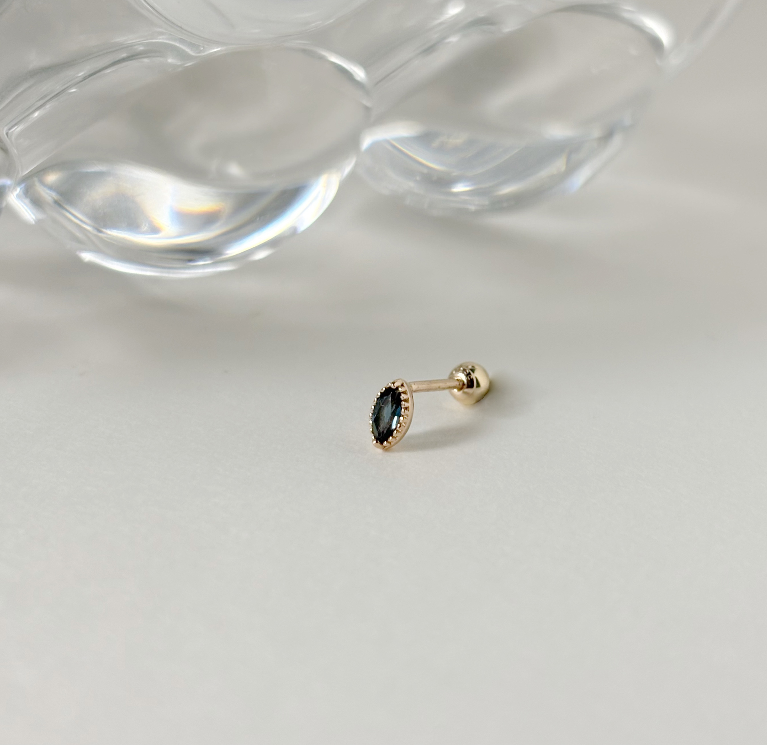 14K爪鑲眼形倫敦托帕石轉珠耳環