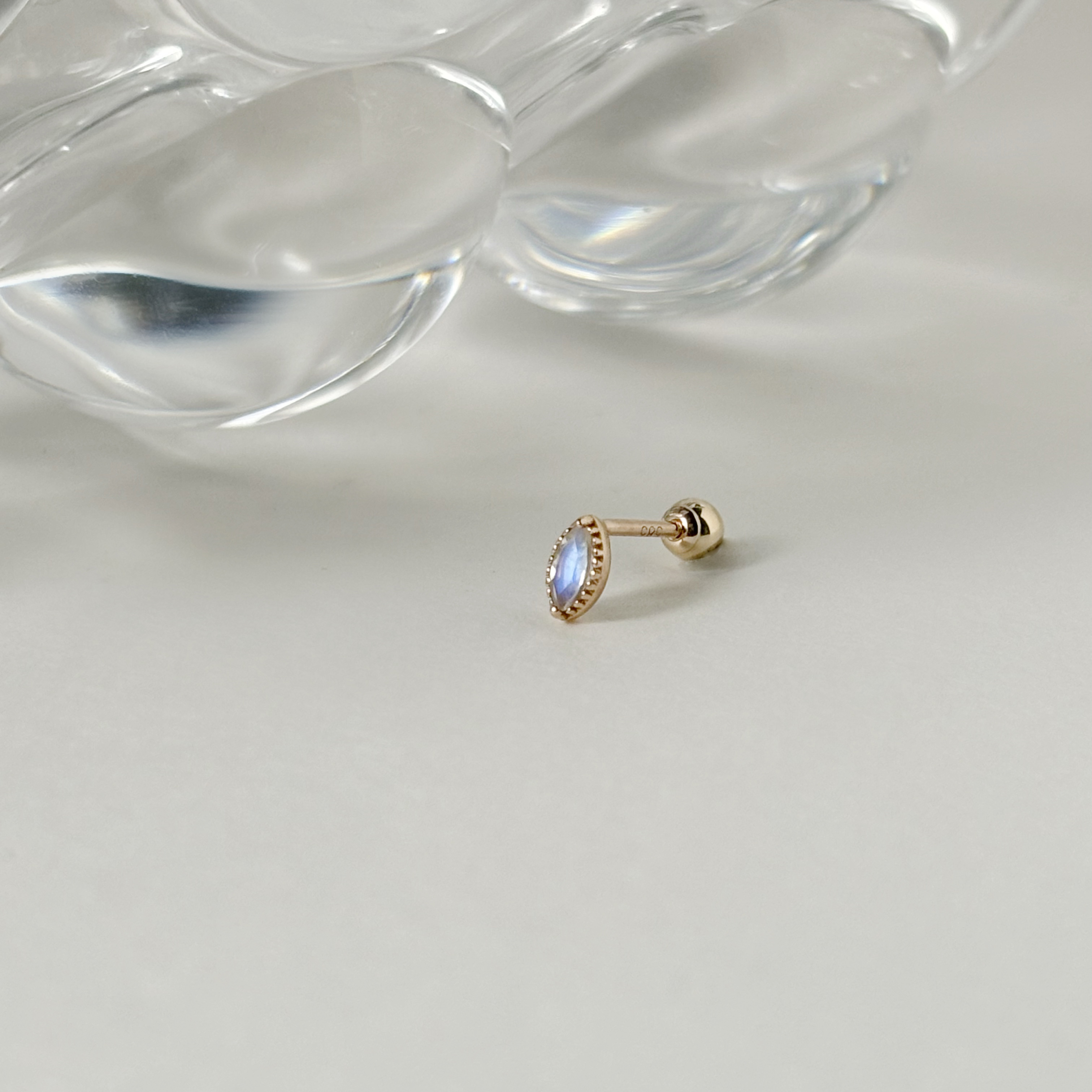 14K爪鑲眼形月光石轉珠耳環