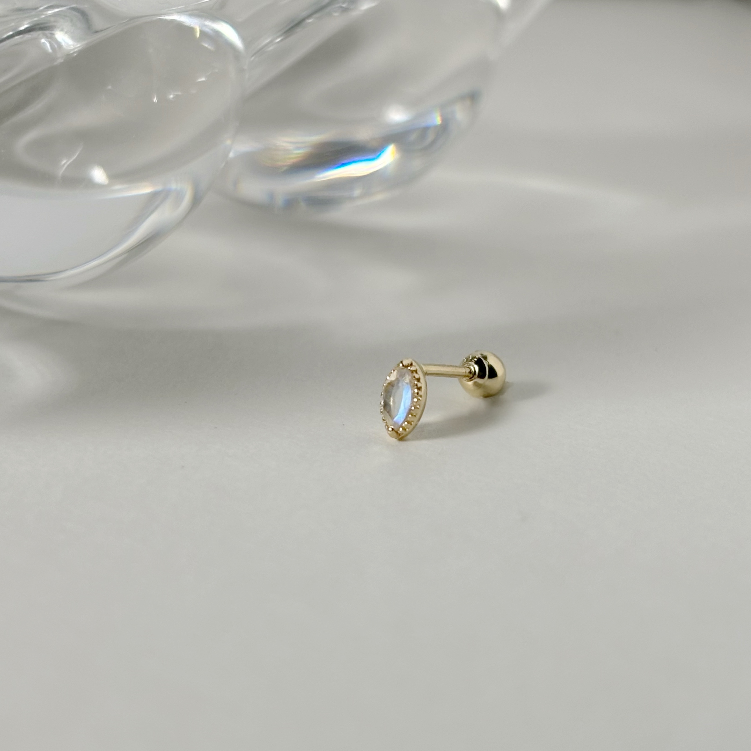 14K爪鑲眼形月光石轉珠耳環