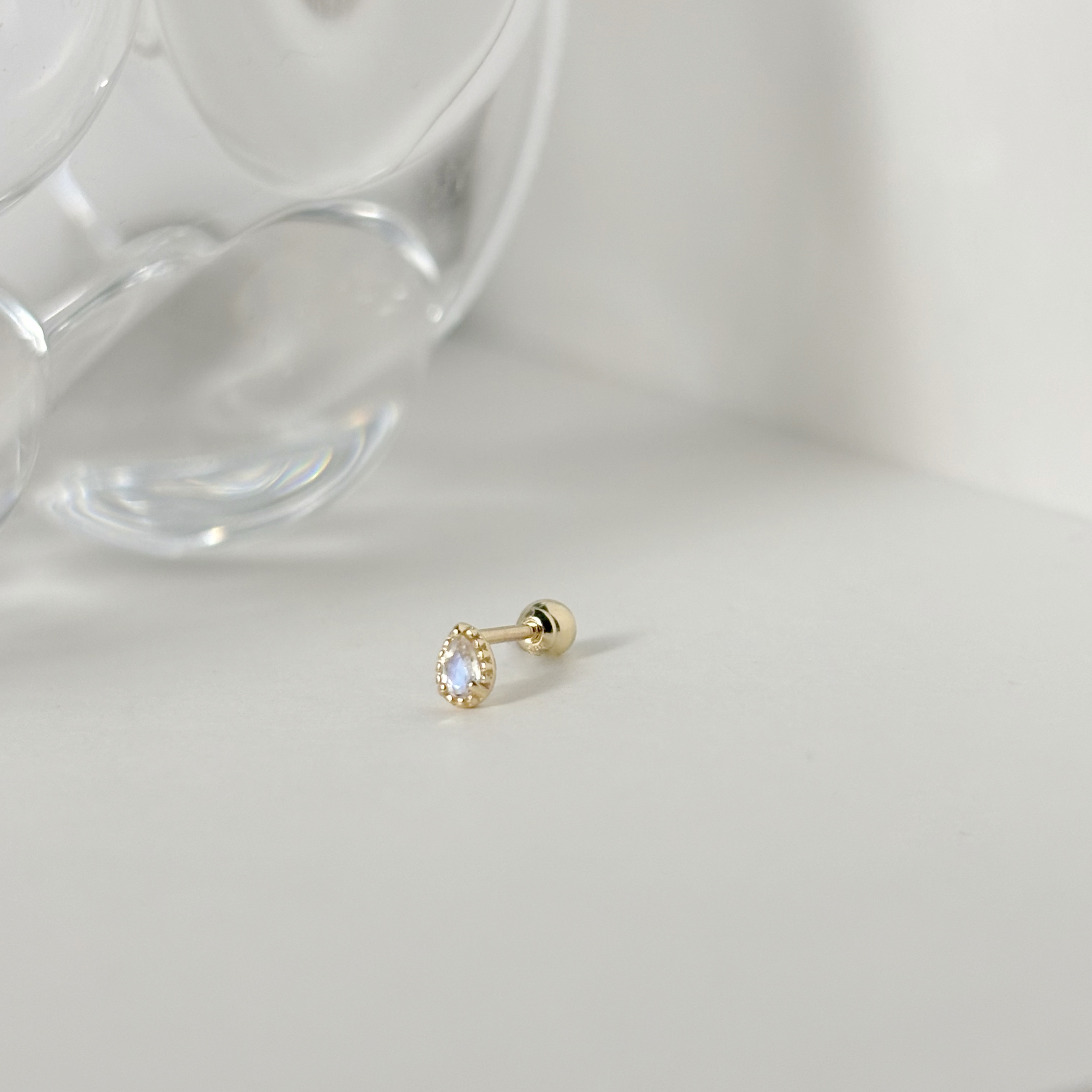 14K爪鑲小水滴月光石轉珠耳環