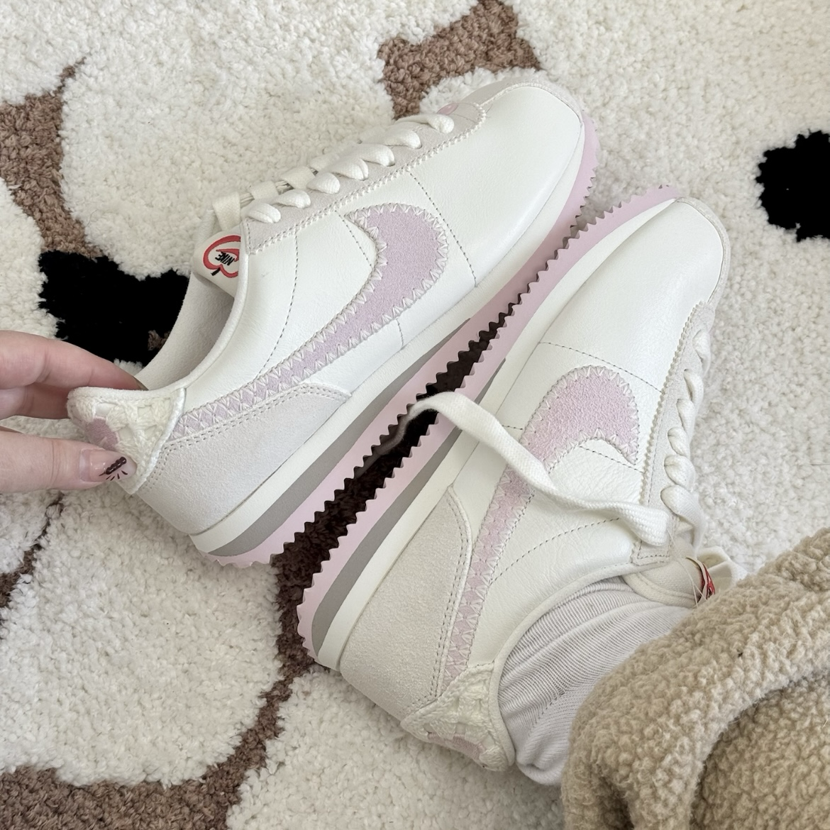 Nike Cortez Valentine's Day (2025) 情人節 白粉 復古 麂皮 阿甘鞋 休閒鞋 女鞋