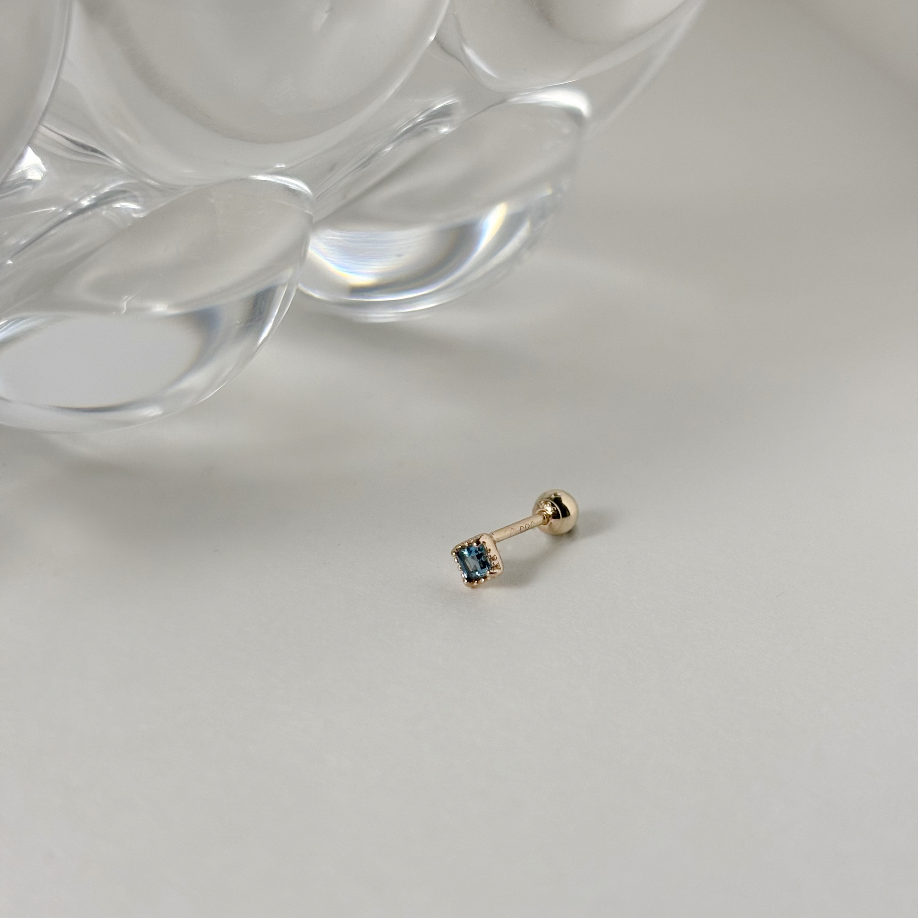 14K爪鑲小菱形倫敦托帕石轉珠耳環