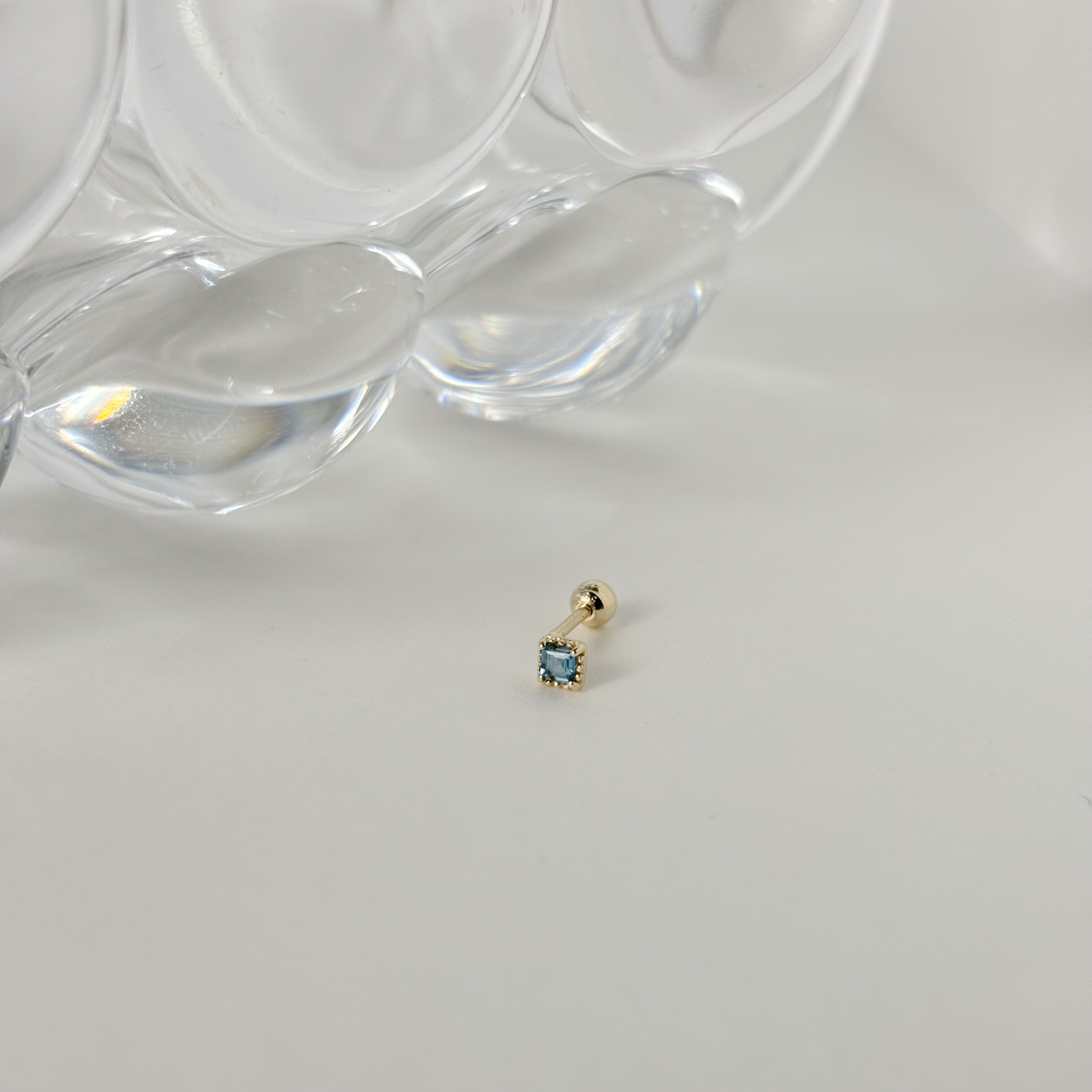 14K爪鑲小菱形倫敦托帕石轉珠耳環