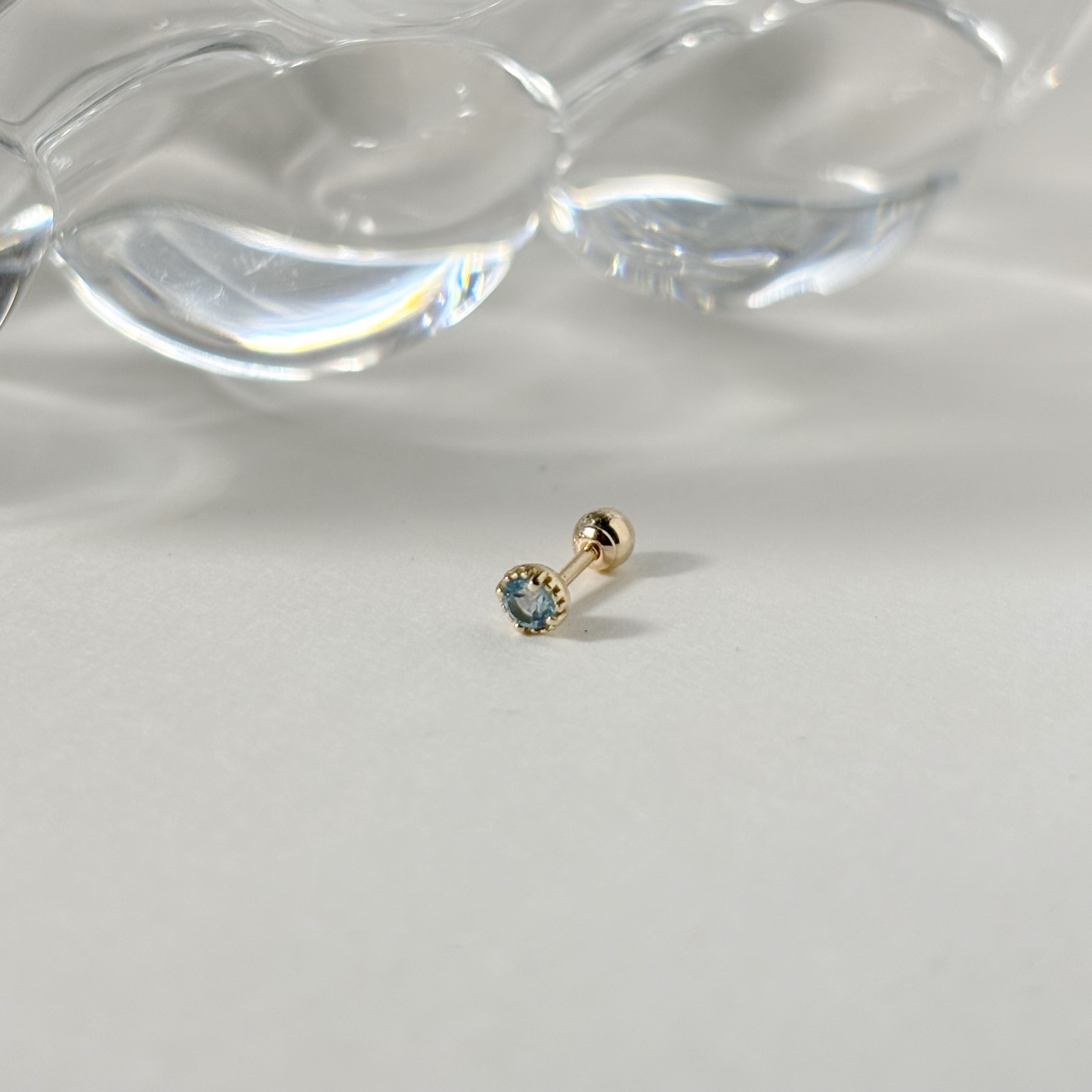 14K爪鑲小圓瑞士藍托帕石轉珠耳環