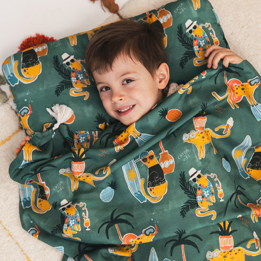 La Millou波蘭 竹纖涼感被(140x110cm)｜抗菌被｜無流蘇簡約質感｜石虎渡假中(綠底)