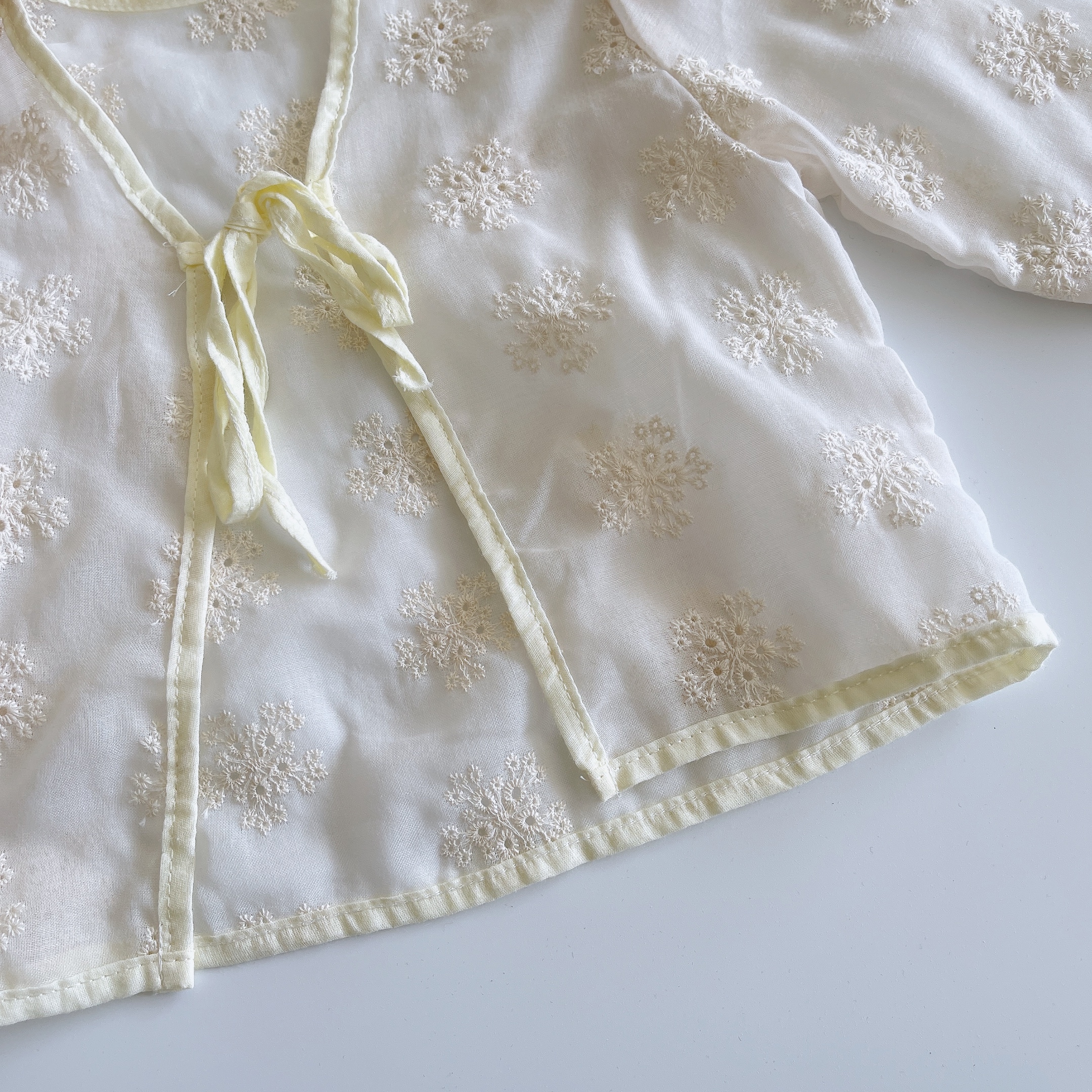 甜美緹花綁帶外罩衫