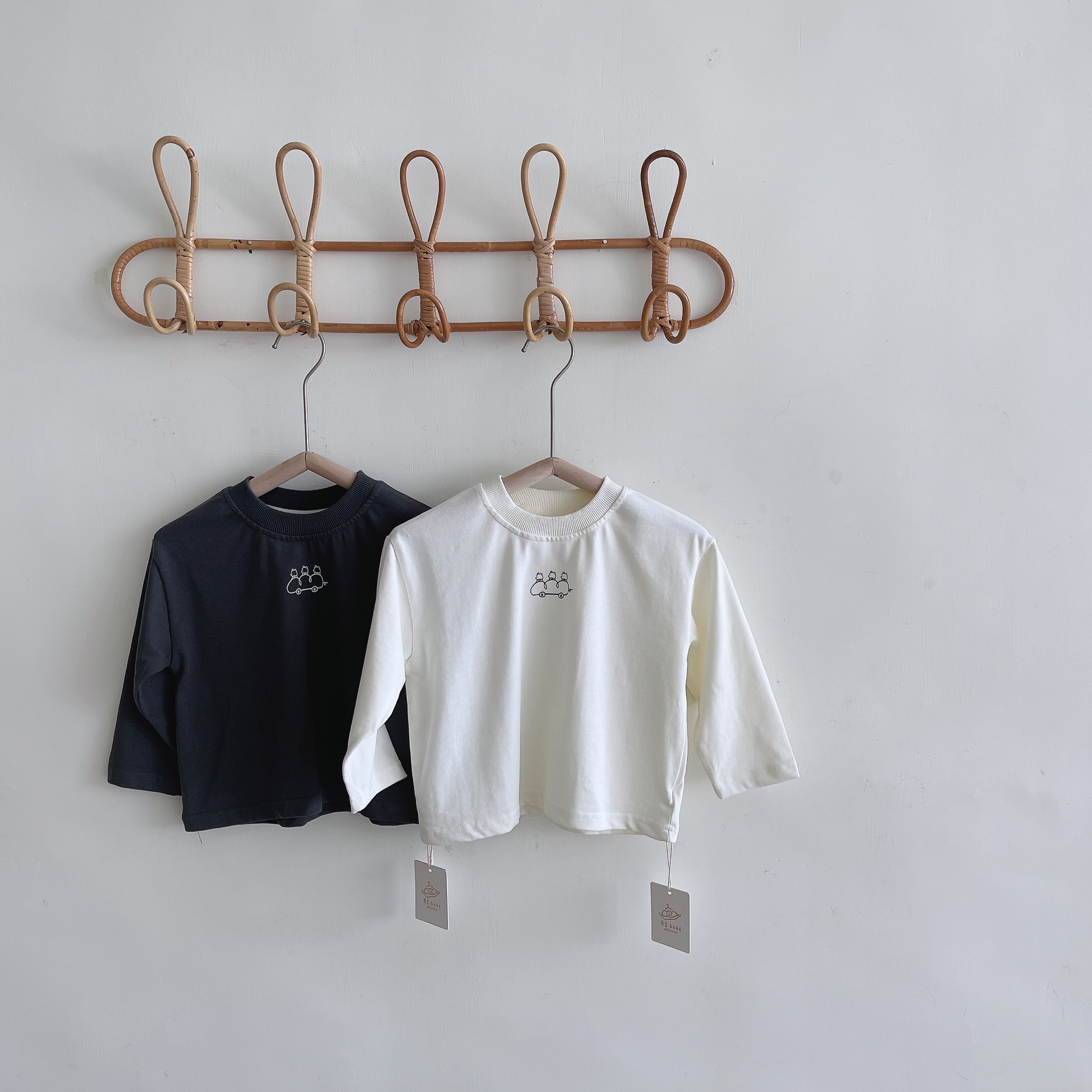 小熊車車後標籤休閒上衣