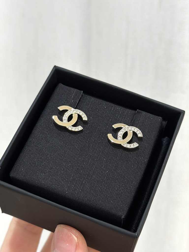 CHANEL 25P CC Logo Single-sided Crystal Earrings ABF249 雙拼水鑽耳環