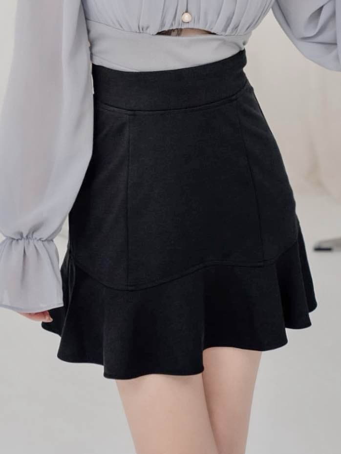 獨家訂製🤍黑色荷葉魚尾包臀短裙（S/M現貨）