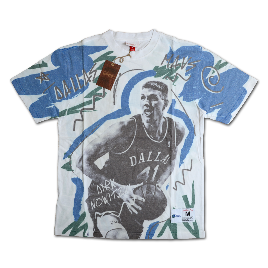 Mitchell & Ness 達拉斯獨行俠隊 Dirk Nowitzki Showstopper 熱昇華轉印 T-Shirt