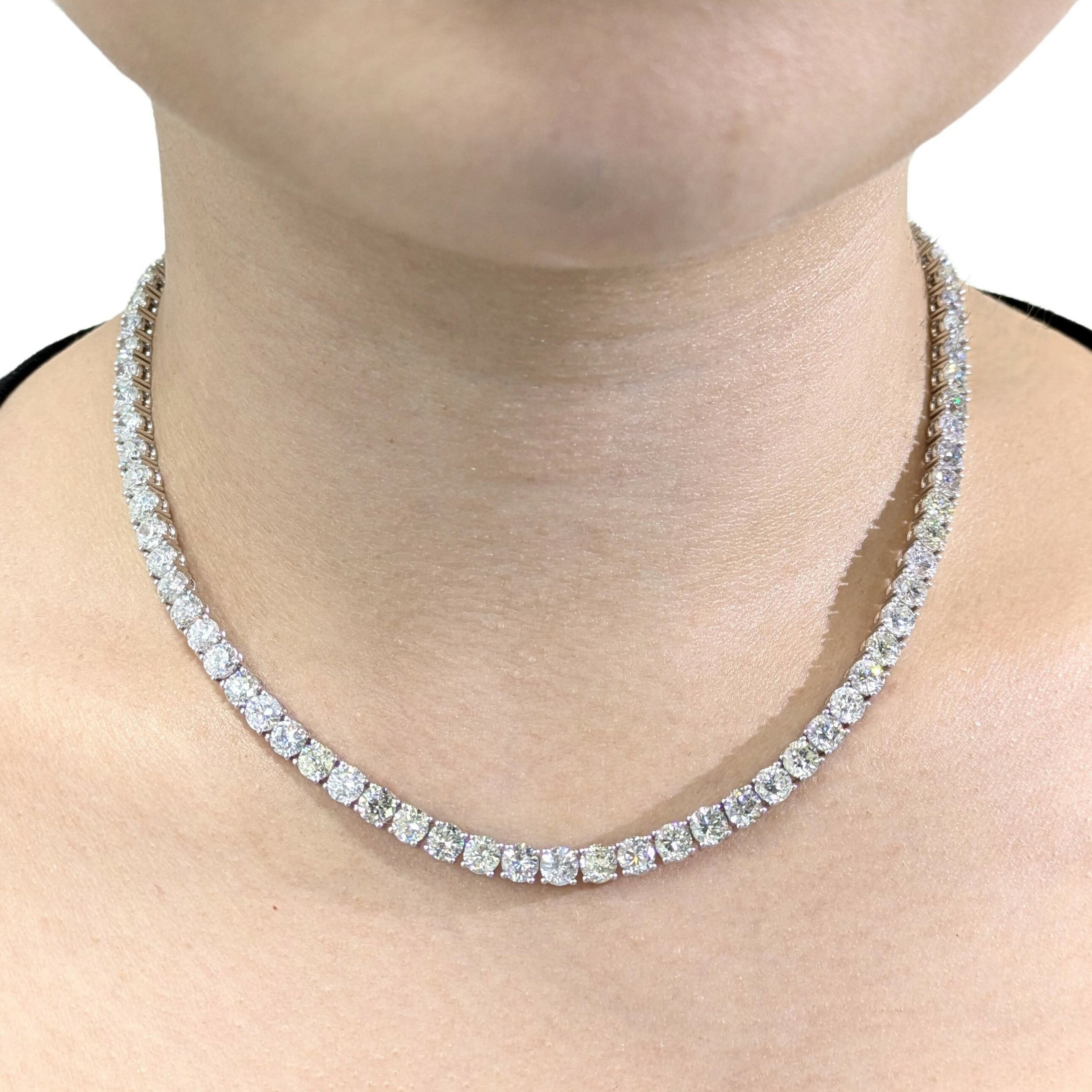 18K White Gold 29.96ct Diamond Necklace