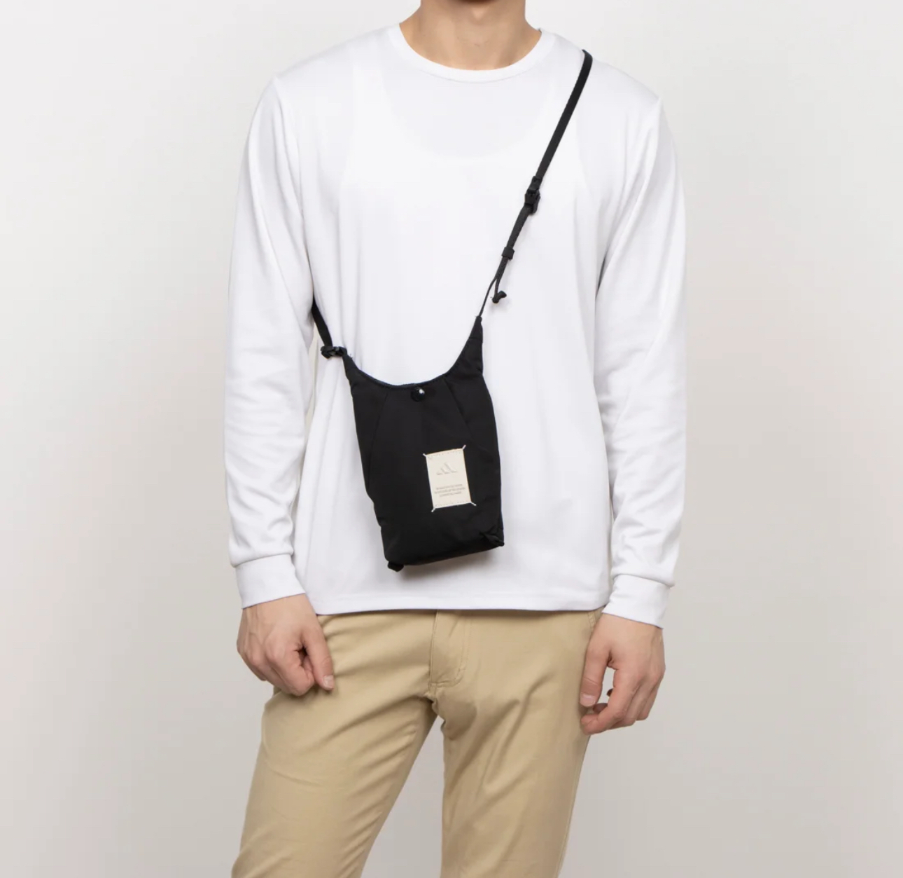 【預購】J0226902 adidas 黑色單肩包（日本限定）