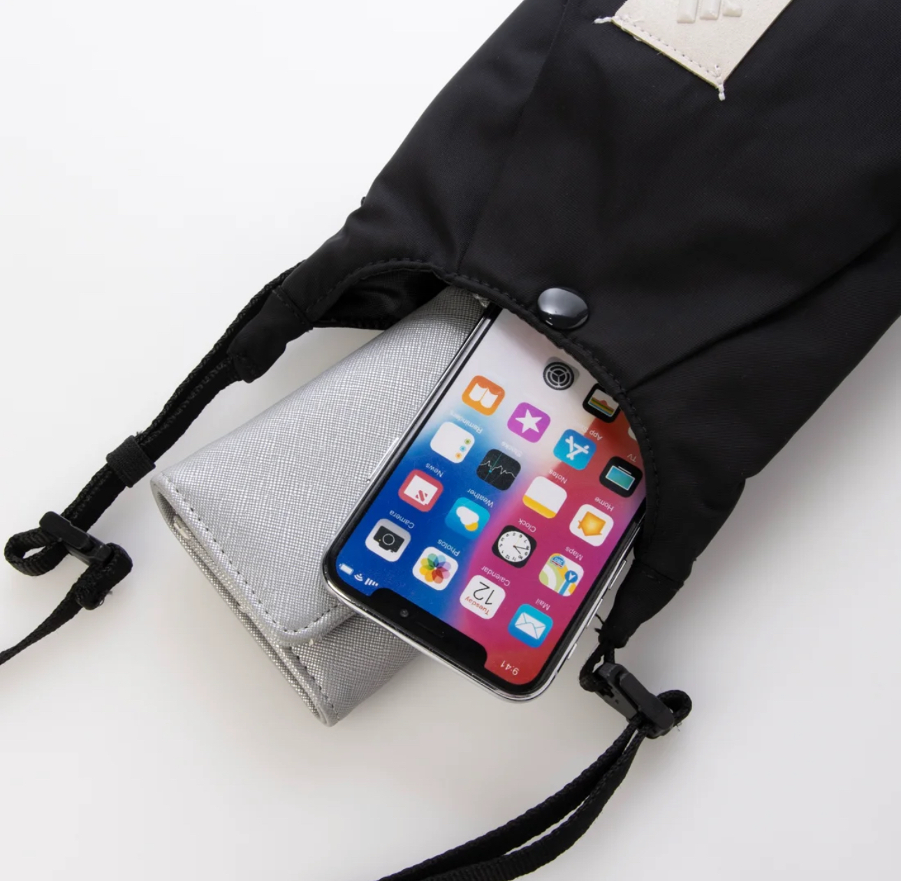 【預購】J0226902 adidas 黑色單肩包（日本限定）