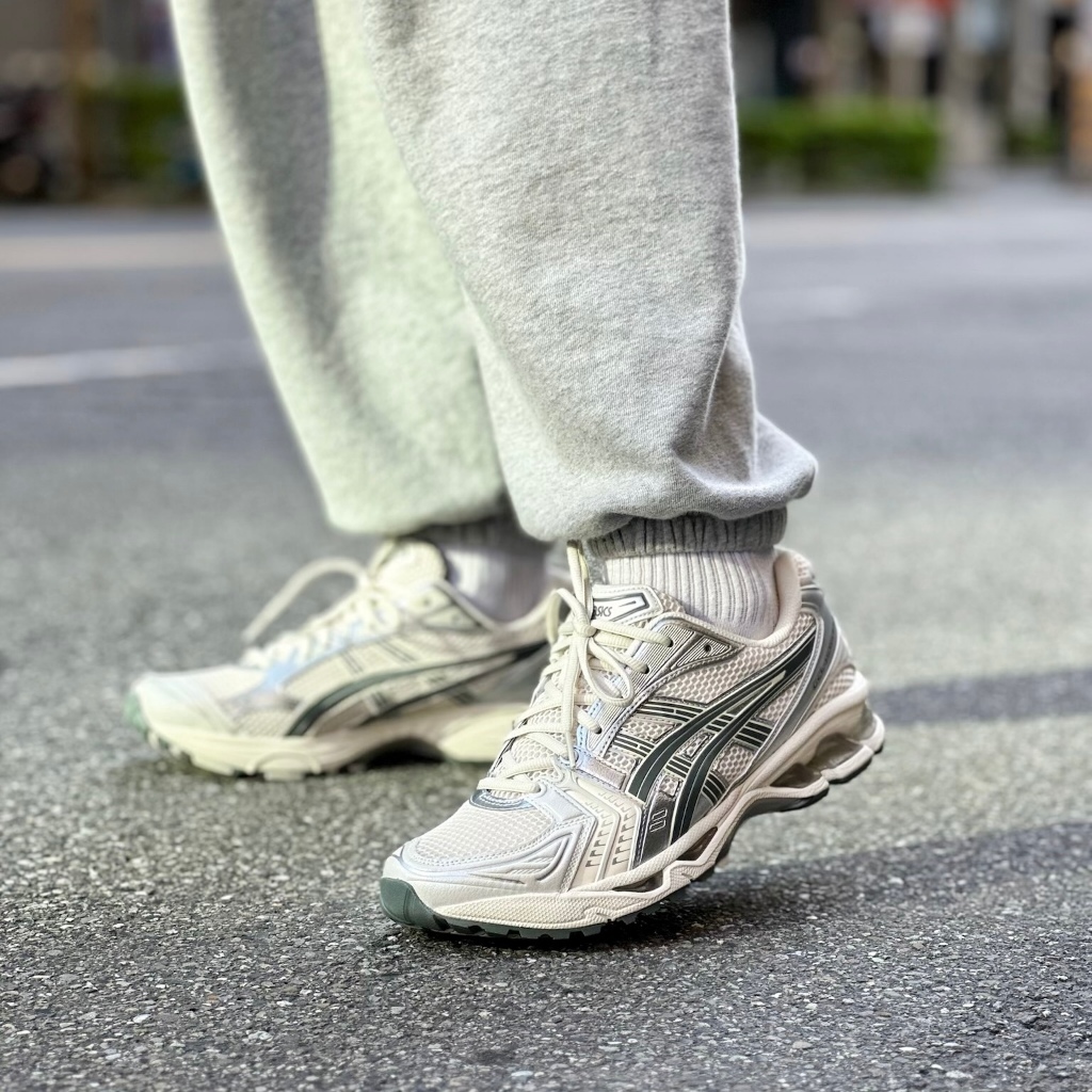 【Luxury】ASICS 慢跑鞋 GEL-KAYANO 14 米白綠 金屬銀 復古 情侶鞋 男女 1201A019200