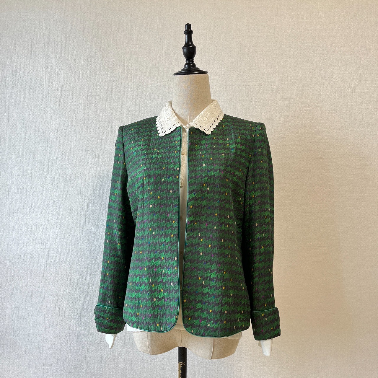 綠色波浪圖案拼七彩波點薄外套