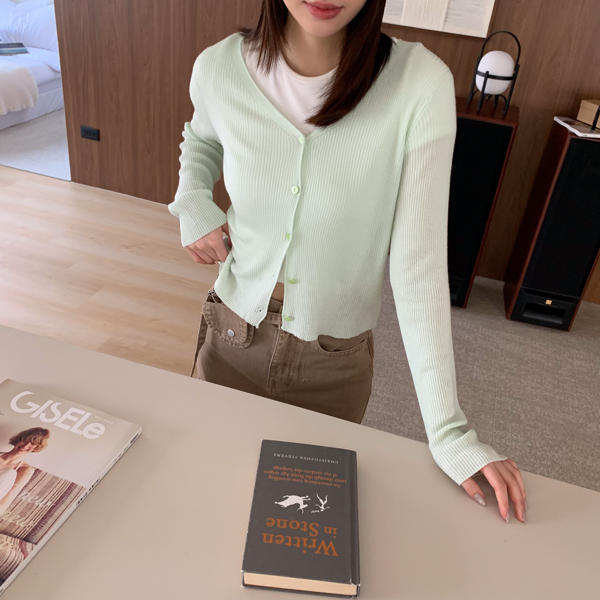 ISA_純愛透肌感 針織坑條不收邊排釦罩衫_52037