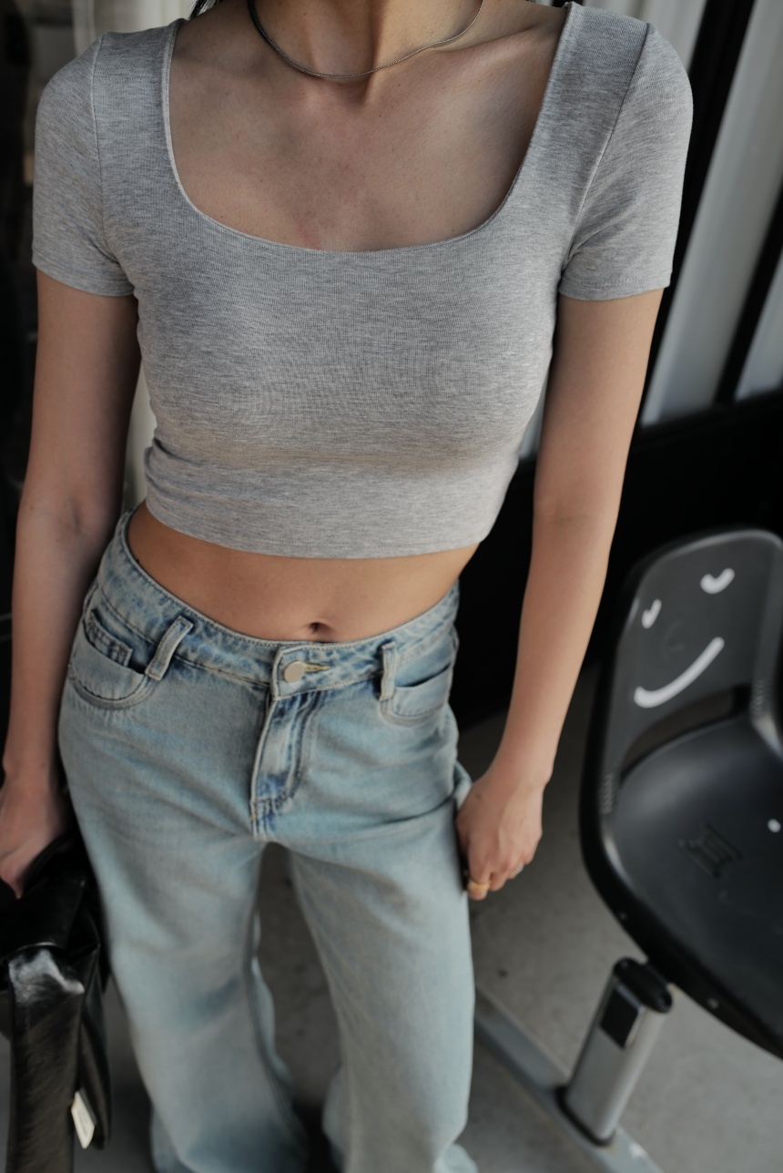 極簡正方短版上衣*4色