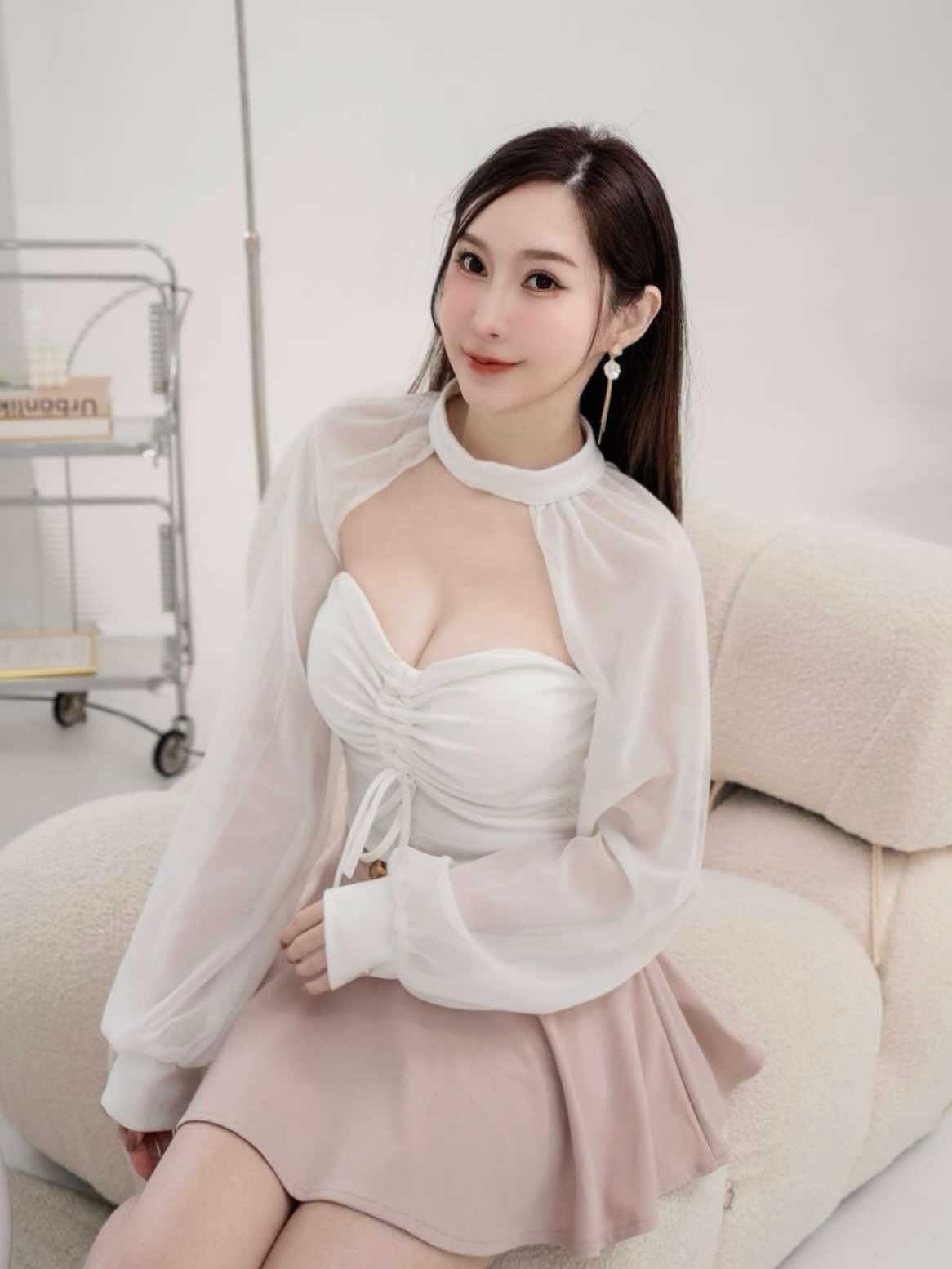 🤍浪漫抽繩平口兩件式上衣（白色均碼）