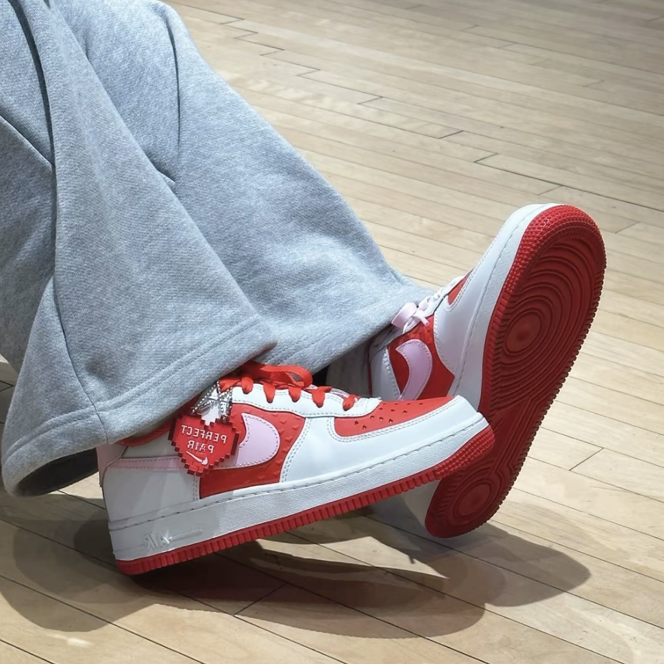 Nike Air Force 1 BG 情人節 白紅 粉勾 愛心 透氣 皮革 AF1 休閒鞋 女鞋