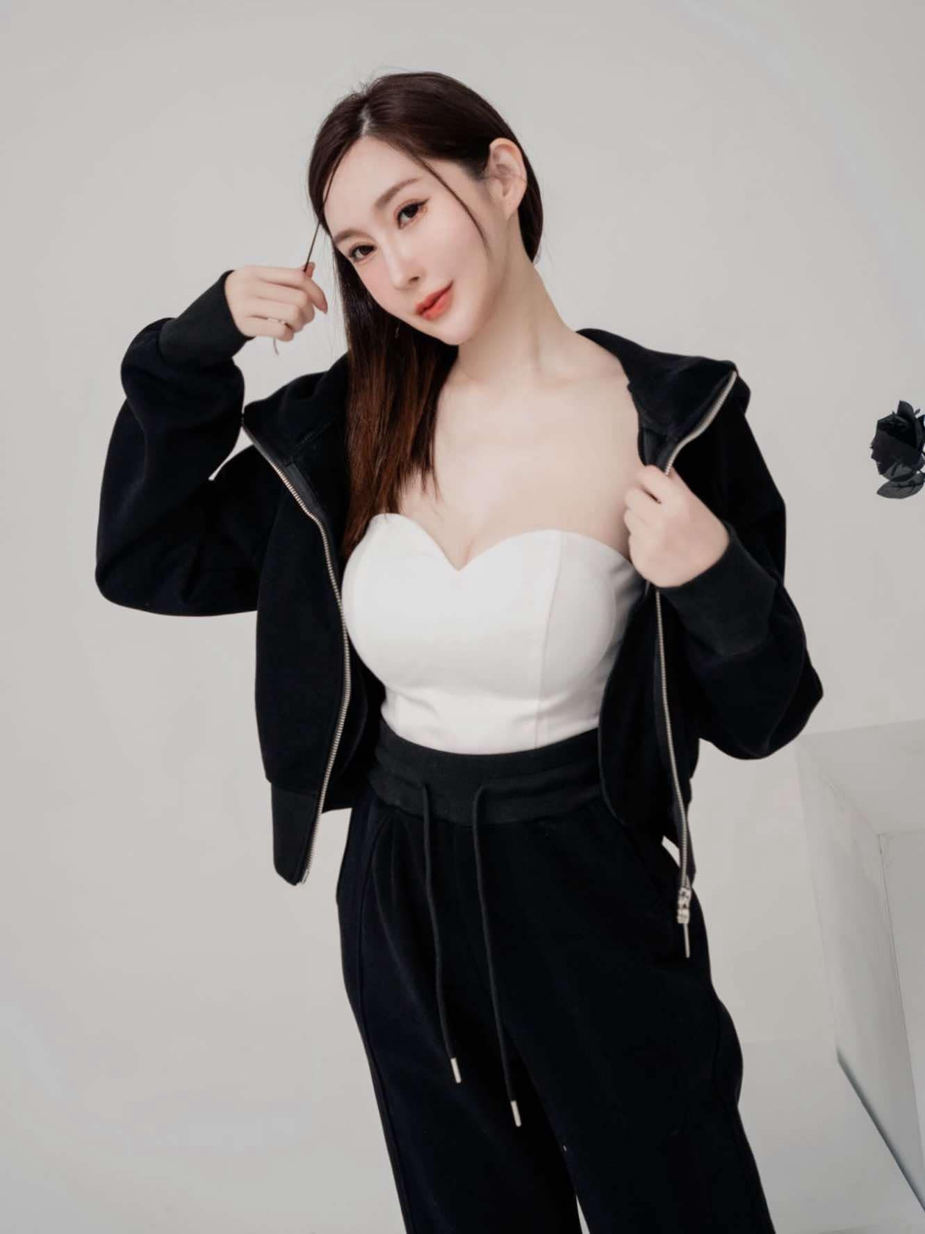 🤍內刷絨連帽運動外套+抽繩長褲兩件式（黑色均碼）