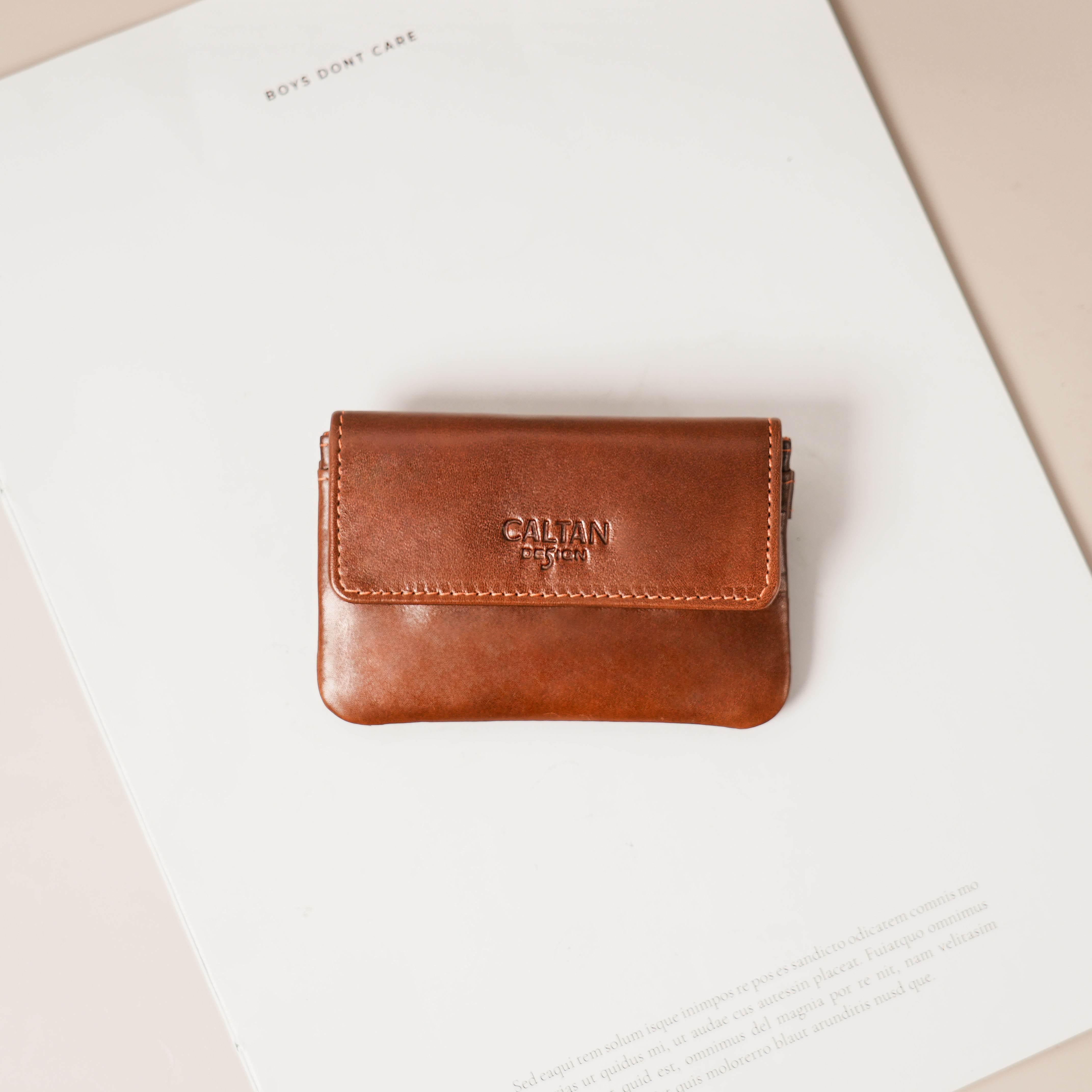 簡約扣式真皮多功能零錢包-兩色(070977)