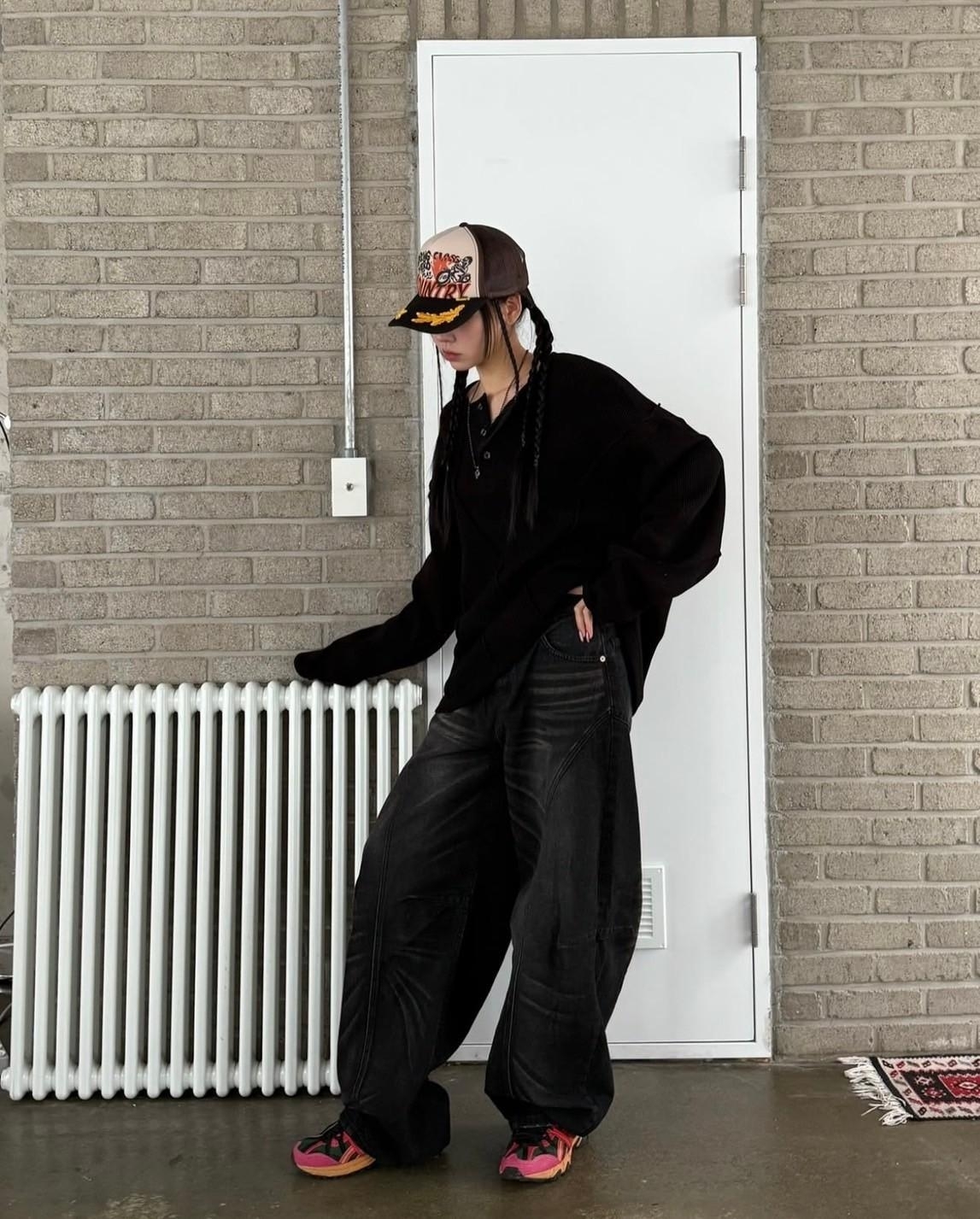 UNUSED 水洗 貓鬚 彎刀 設計 #牛仔褲