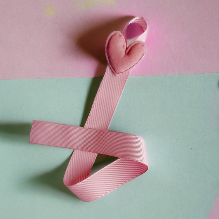 粉紅愛心髮夾收納帶- 微瑕疵