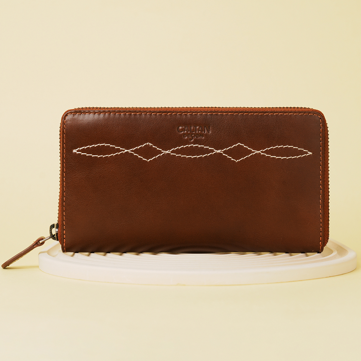 【招財母錢包💰】菱紋縫線真皮多功能長夾-兩色(075142)