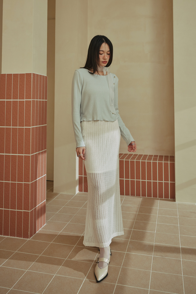 造型側釦坑條木耳邊上衣