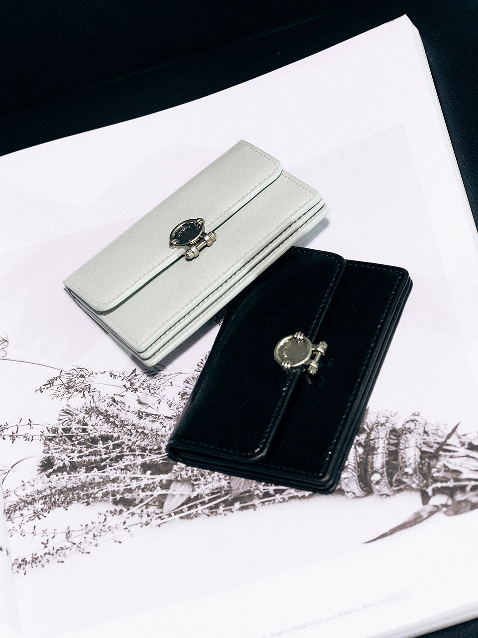 LOEUVRE LETTRE CARD WALLET