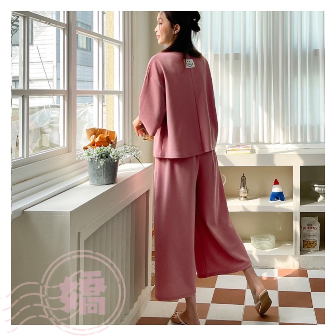 K17001後背笑臉標長寬褲套裝(杏'粉'藍'黑)