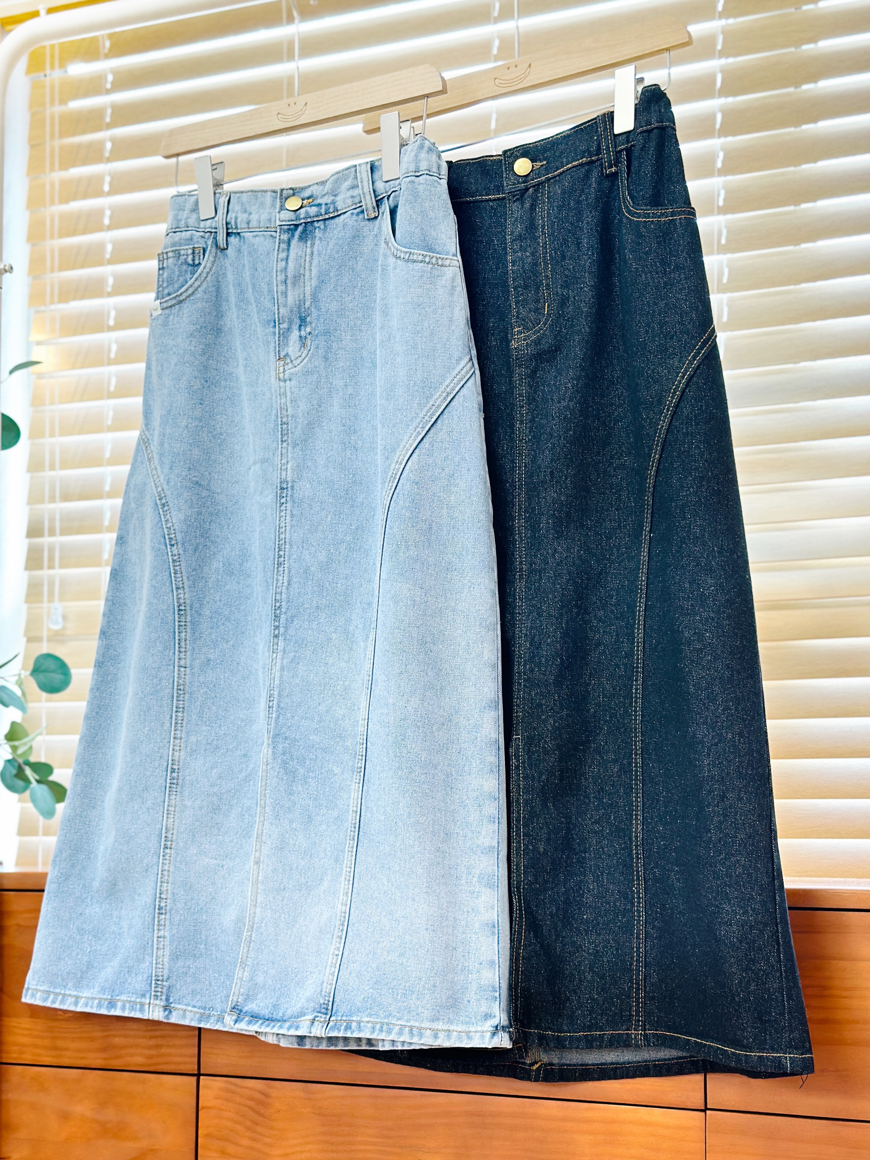 兩色／設計感前開叉牛仔長裙／Stylish Front Slit Denim Skirt