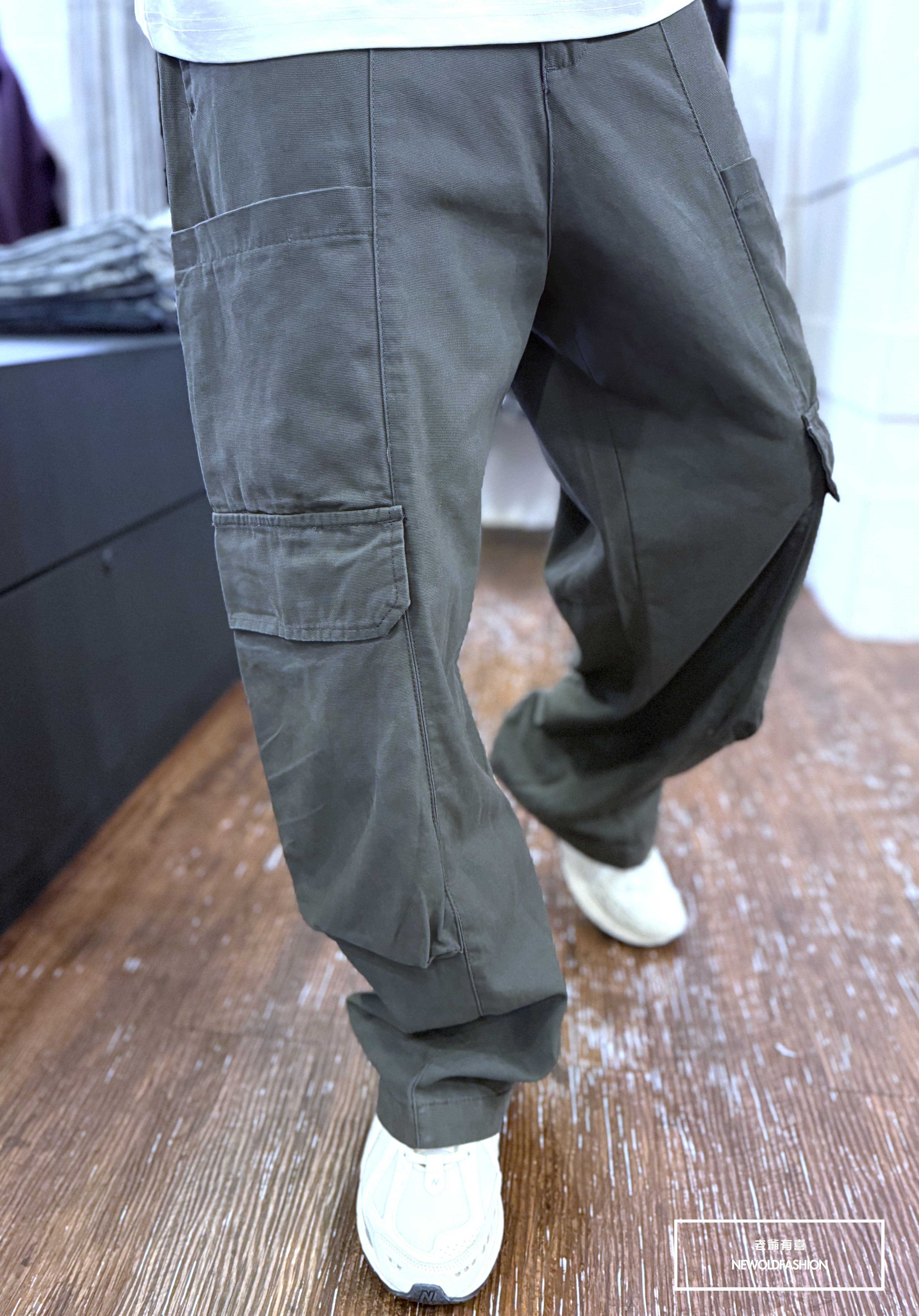 『新品上市』重磅拼接長型側口袋工裝寬褲-深灰(NOF25023007)