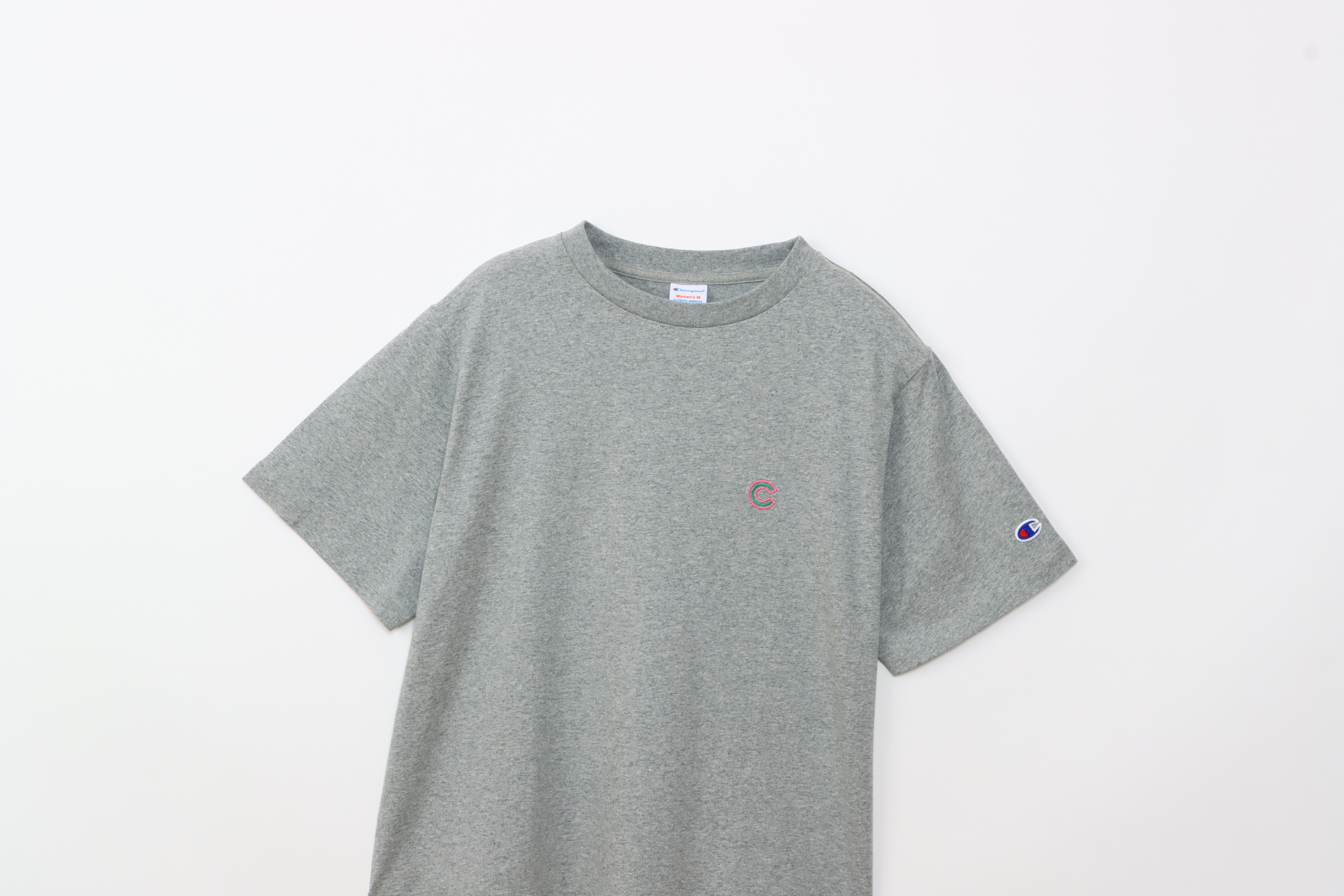 女款-小C 雙色刺繡 短袖 T恤-灰色（CW-B302-070）