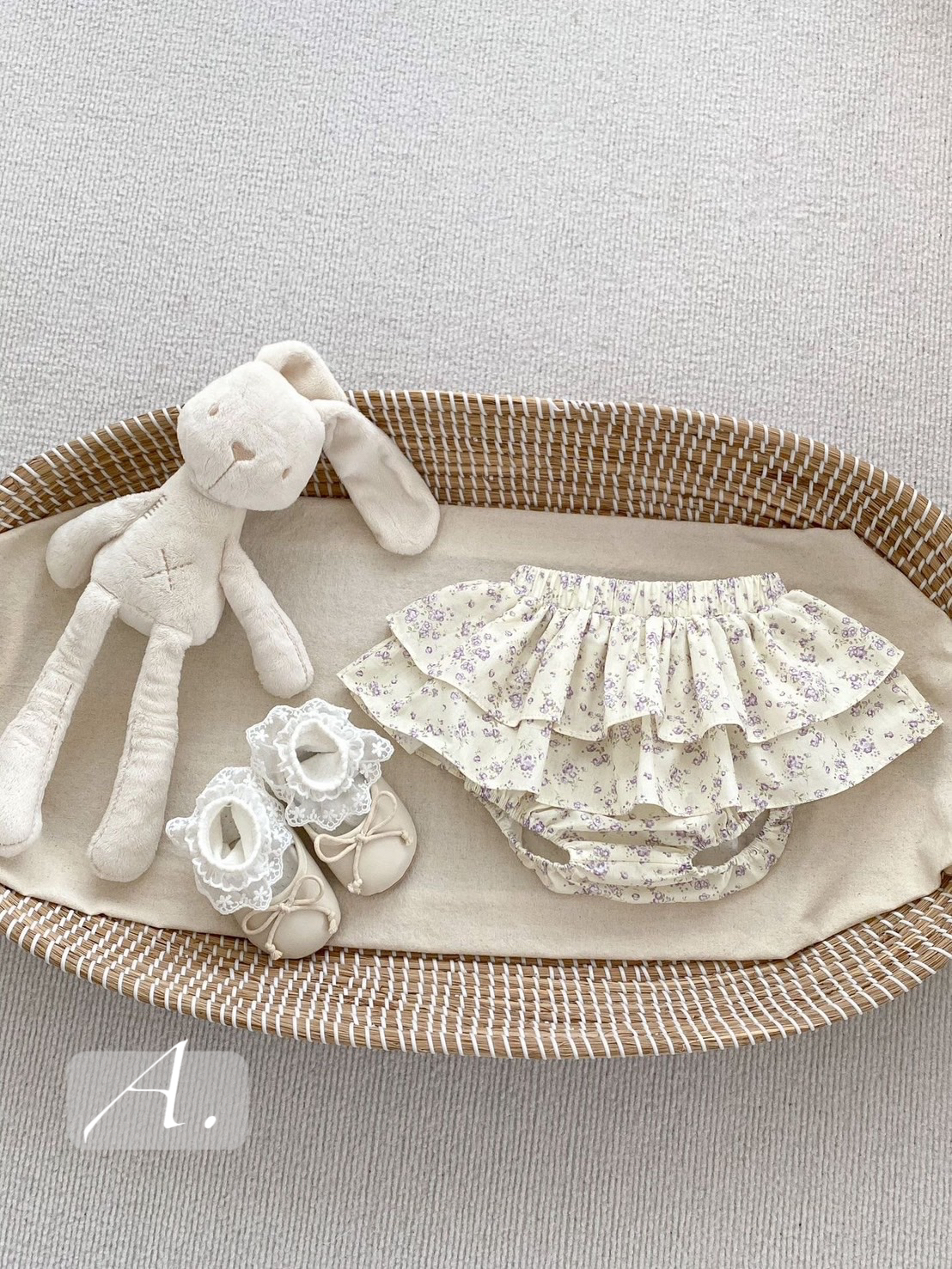 荷葉邊碎花屁屁褲