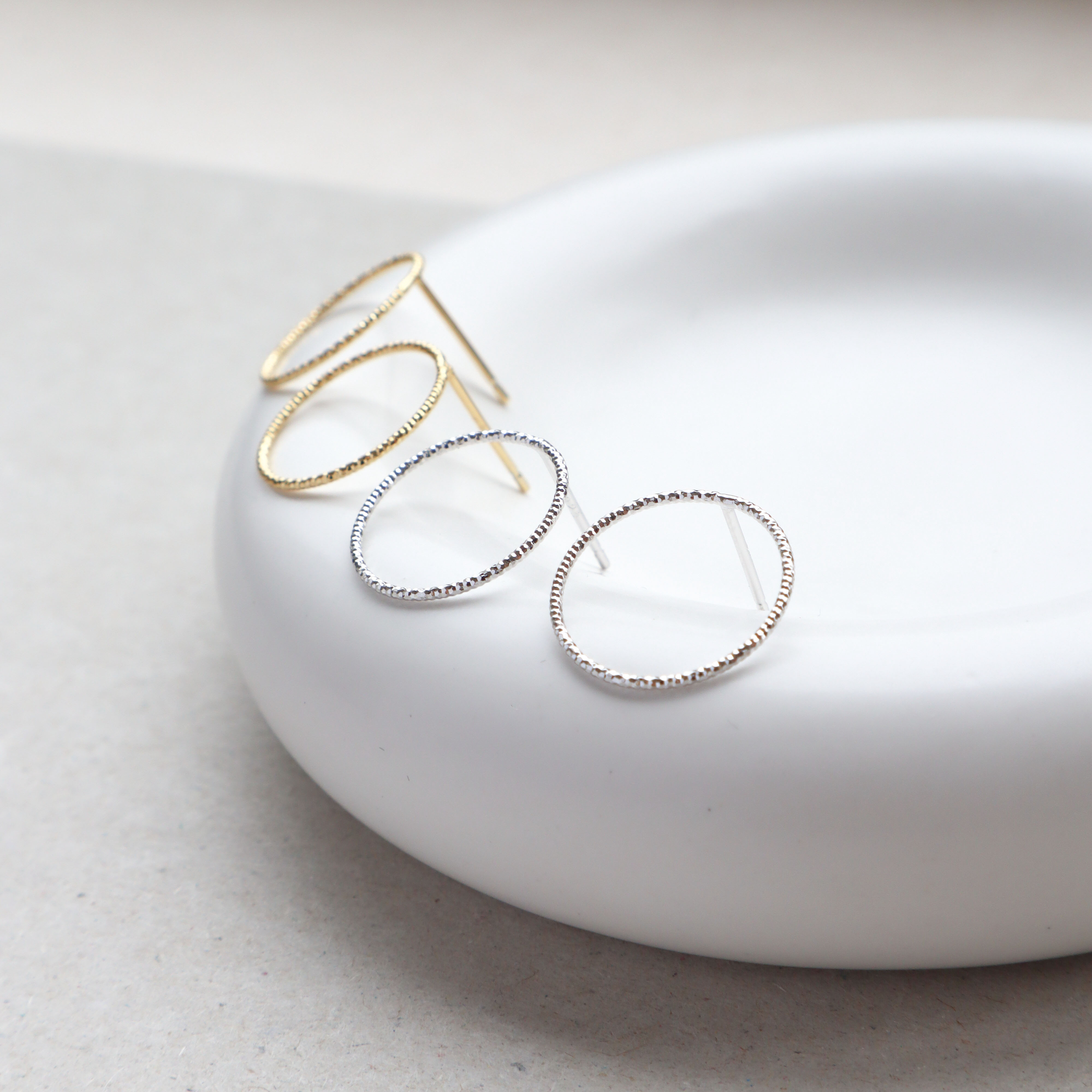 Silver/閃銀系列-波紋圓圈耳環