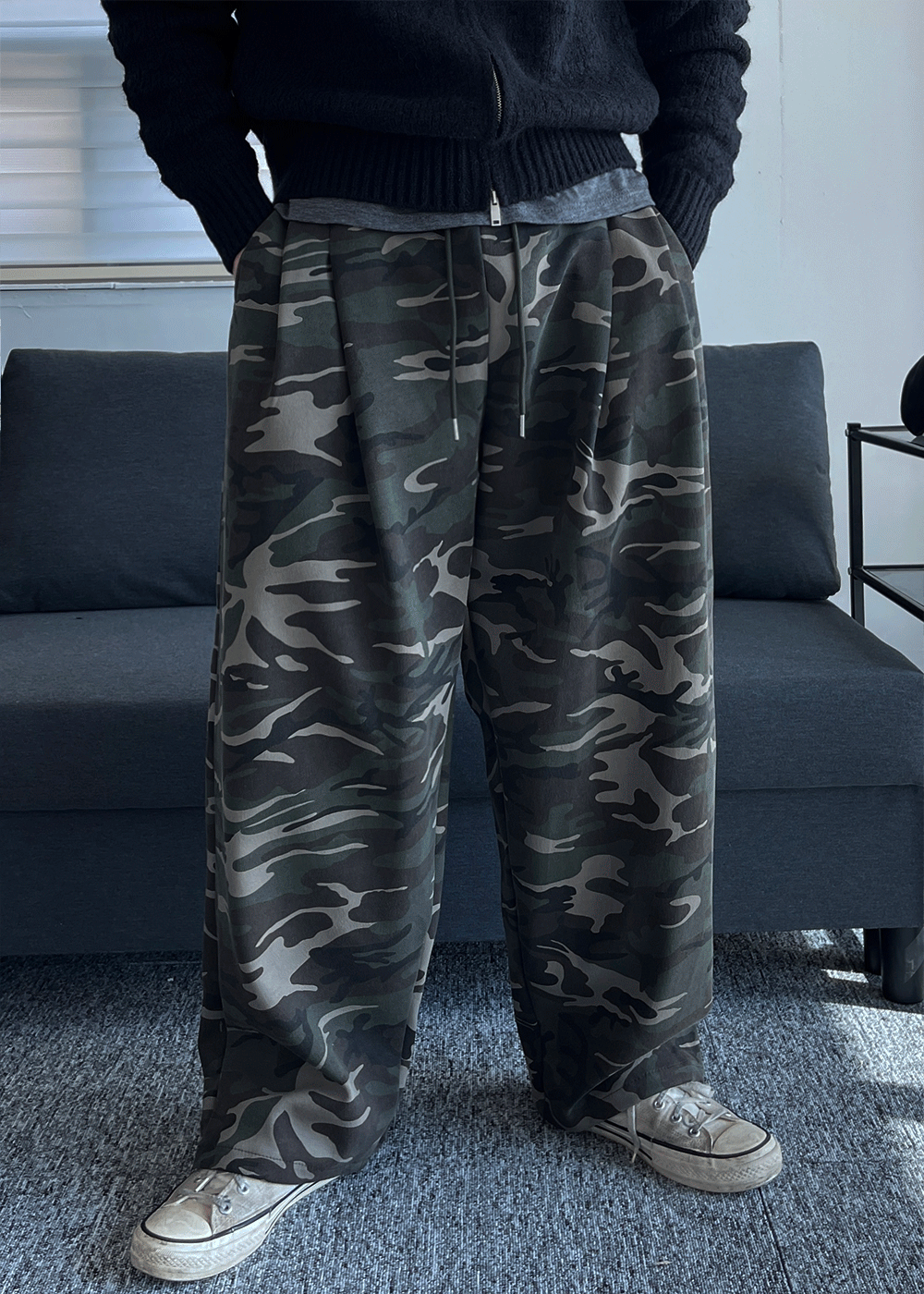 寬版迷彩毛圈運動褲