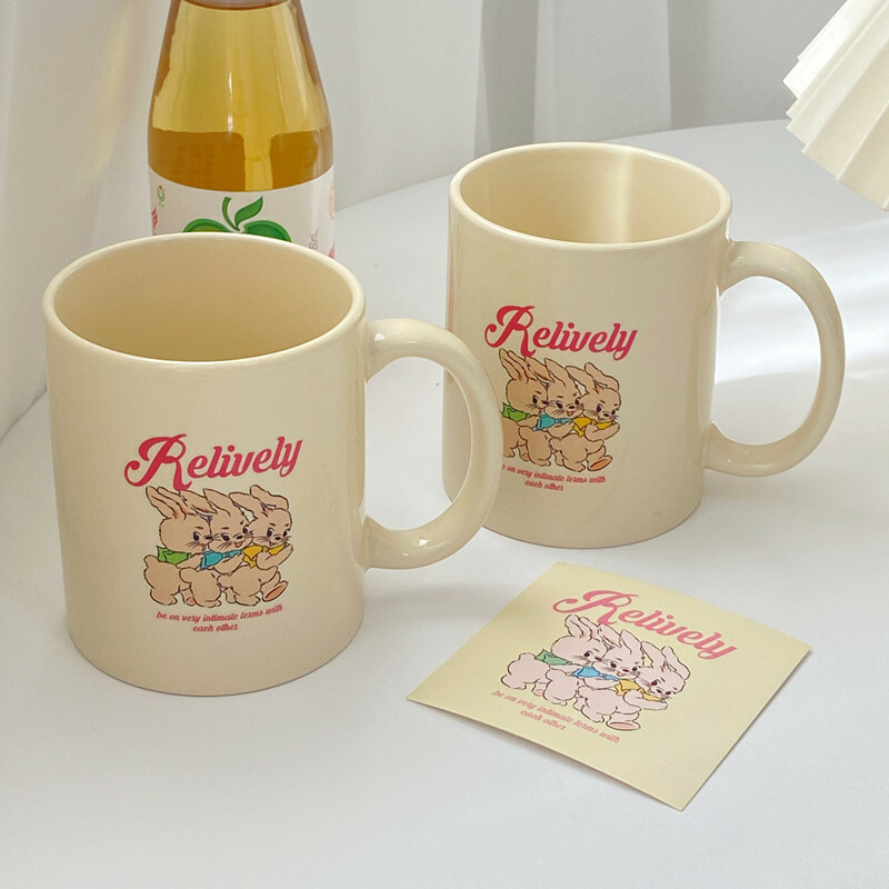 《02263》漫畫風三隻兔兔馬克杯/340ml