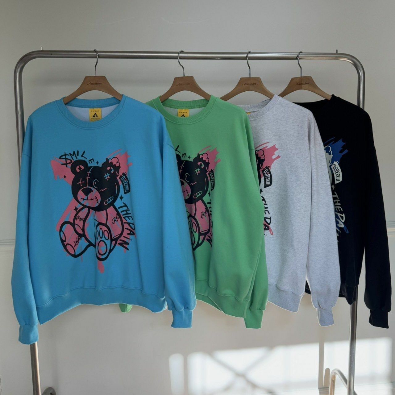 熊仔圖案英文字衛衣 BY ATTENTION-353T