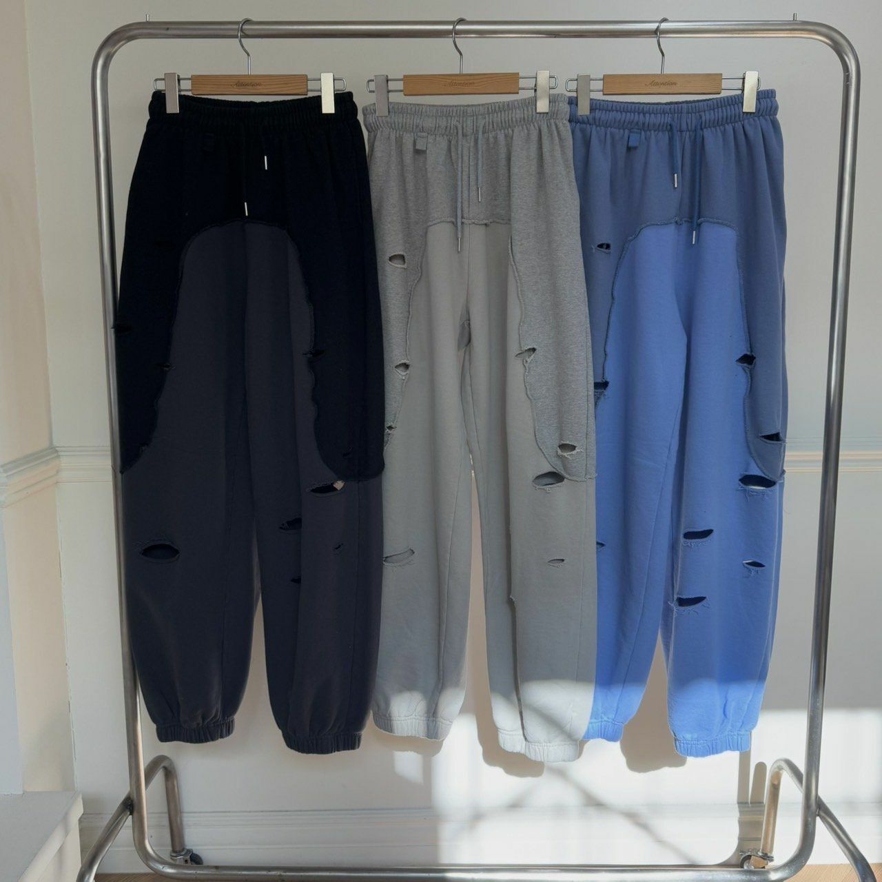 拼布破洞束腳鬆身運動褲 BY ATTENTION-355P